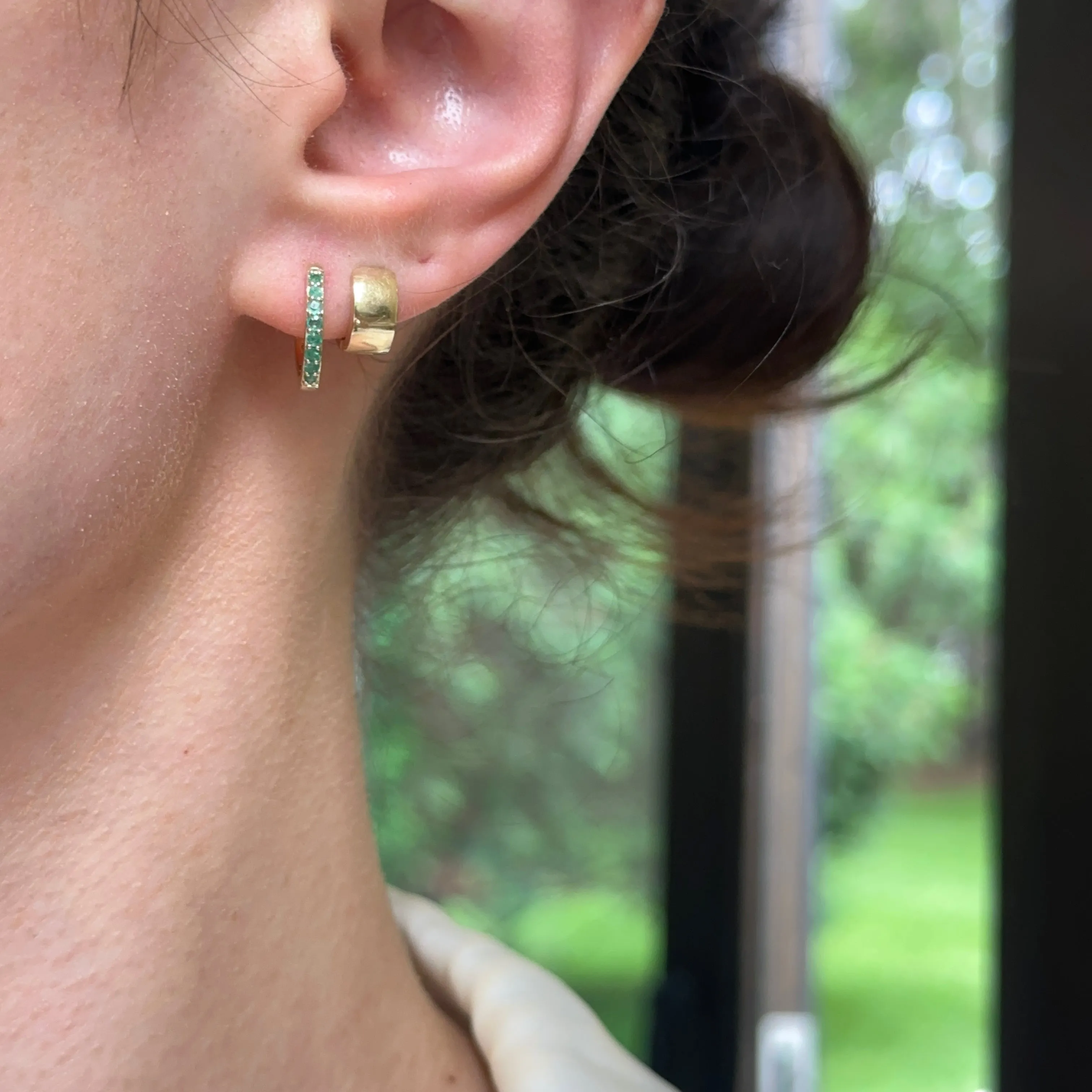 10KT Yellow Gold Round Genuine Emerald Huggie Hoop Earrings 8mm