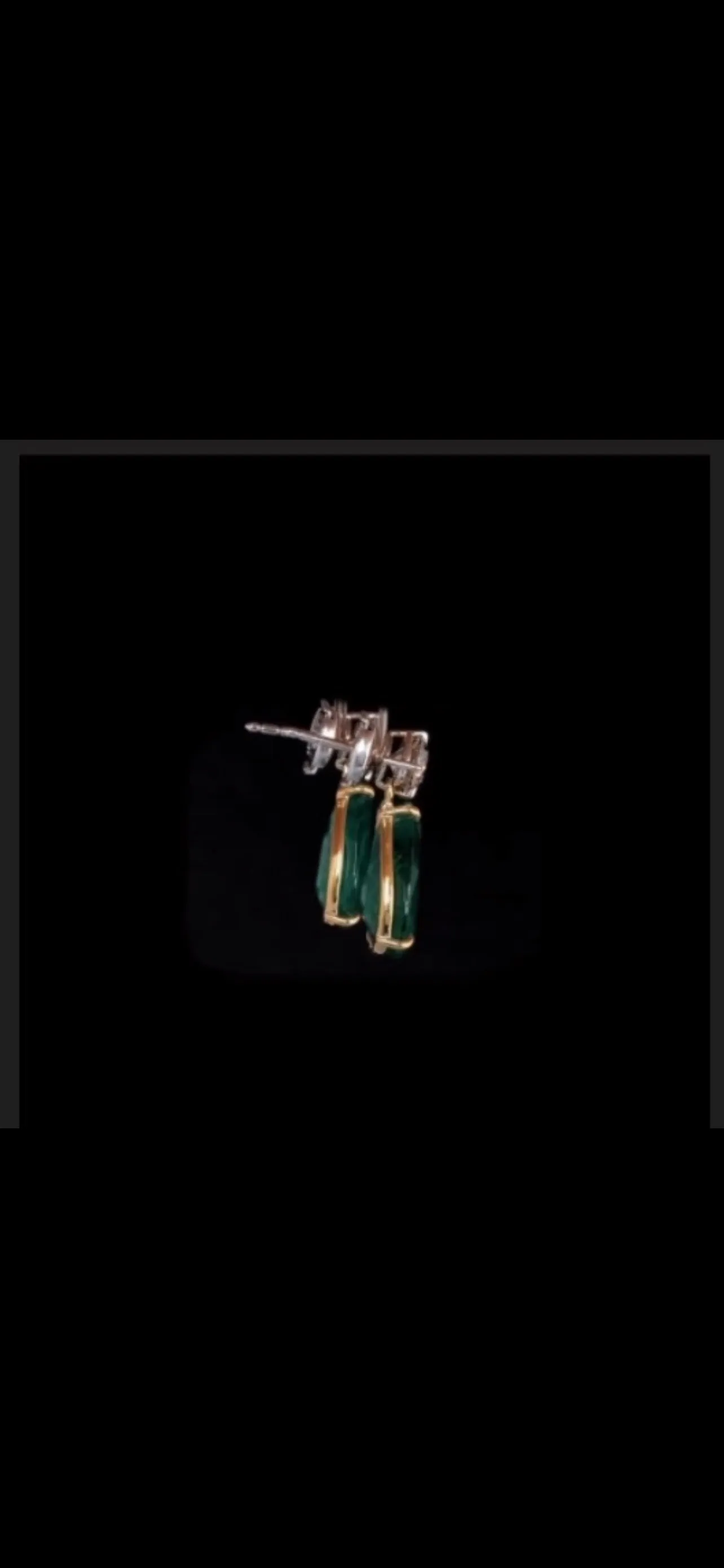 14k White Gold Pear Shape Emerald Earring With Diamond