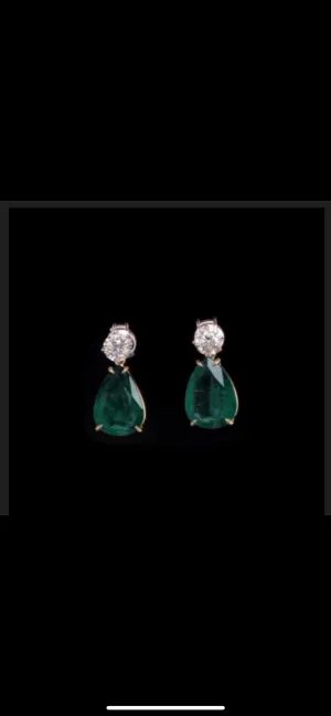 14k White Gold Pear Shape Emerald Earring With Diamond