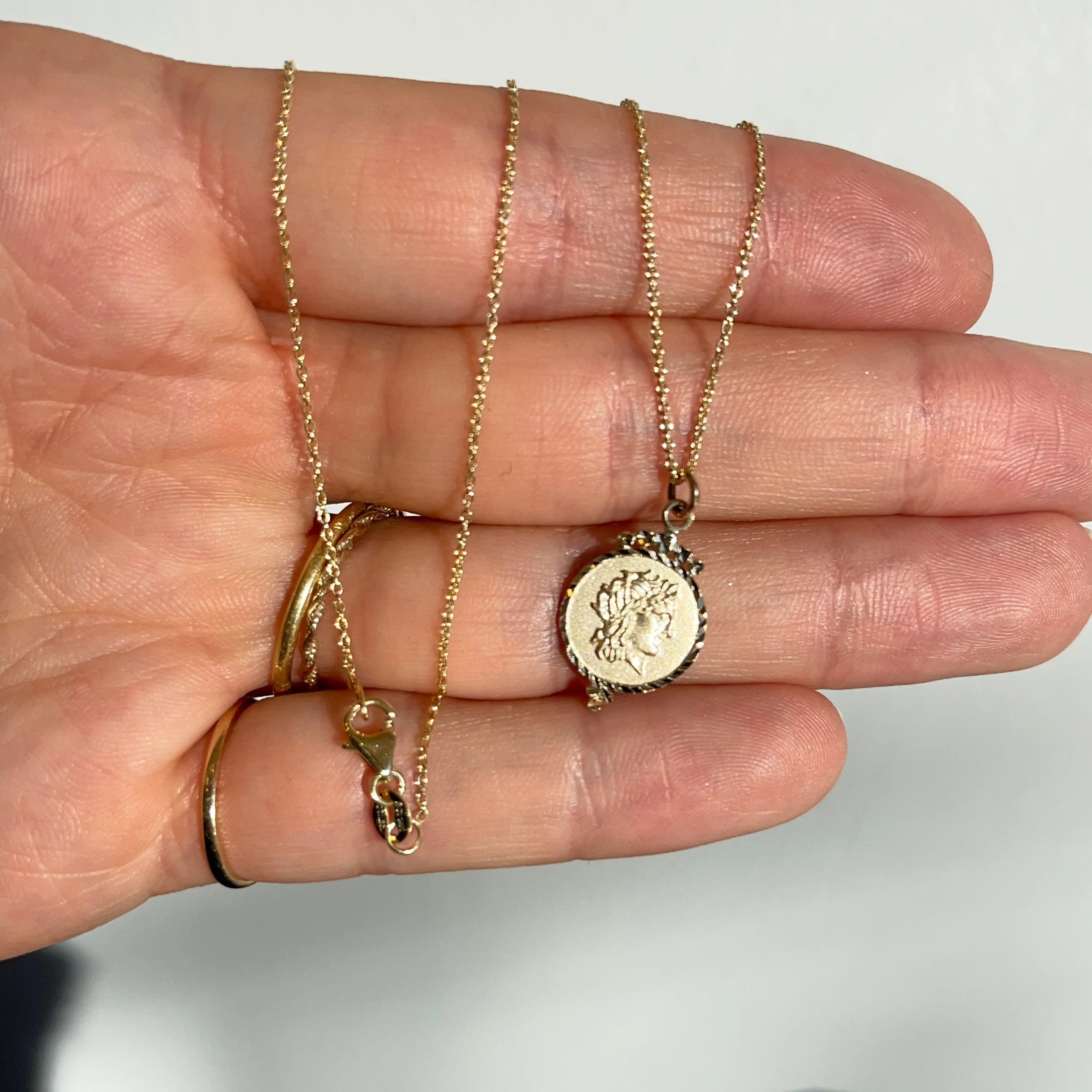14KT Yellow Gold Satin Roman Coin Disc Pendant Necklace