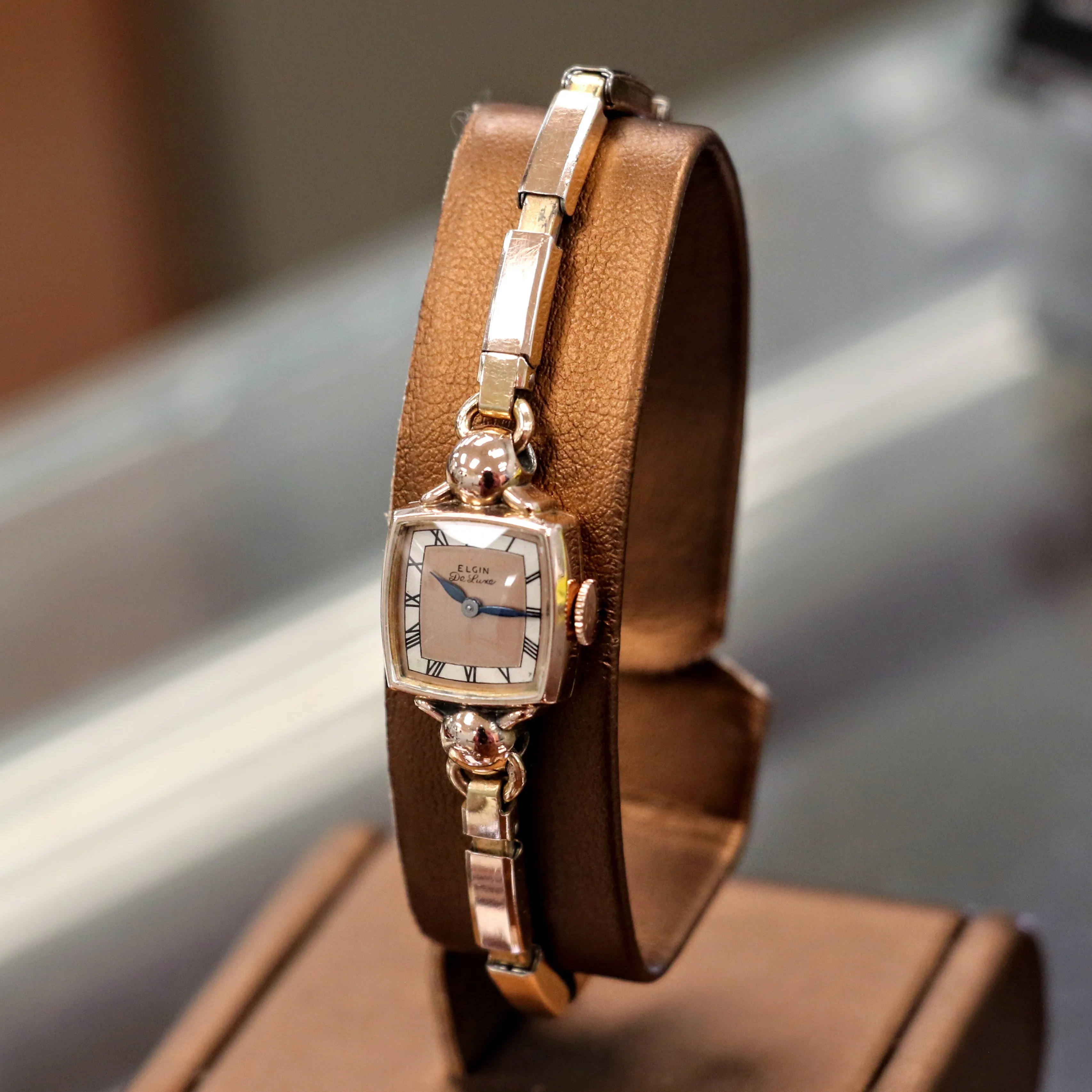 1941 ELGIN De Luxe Ladies Watch 17 Jewels Grade 617 U.S.A. Wristwatch - 10K Rose G.F.