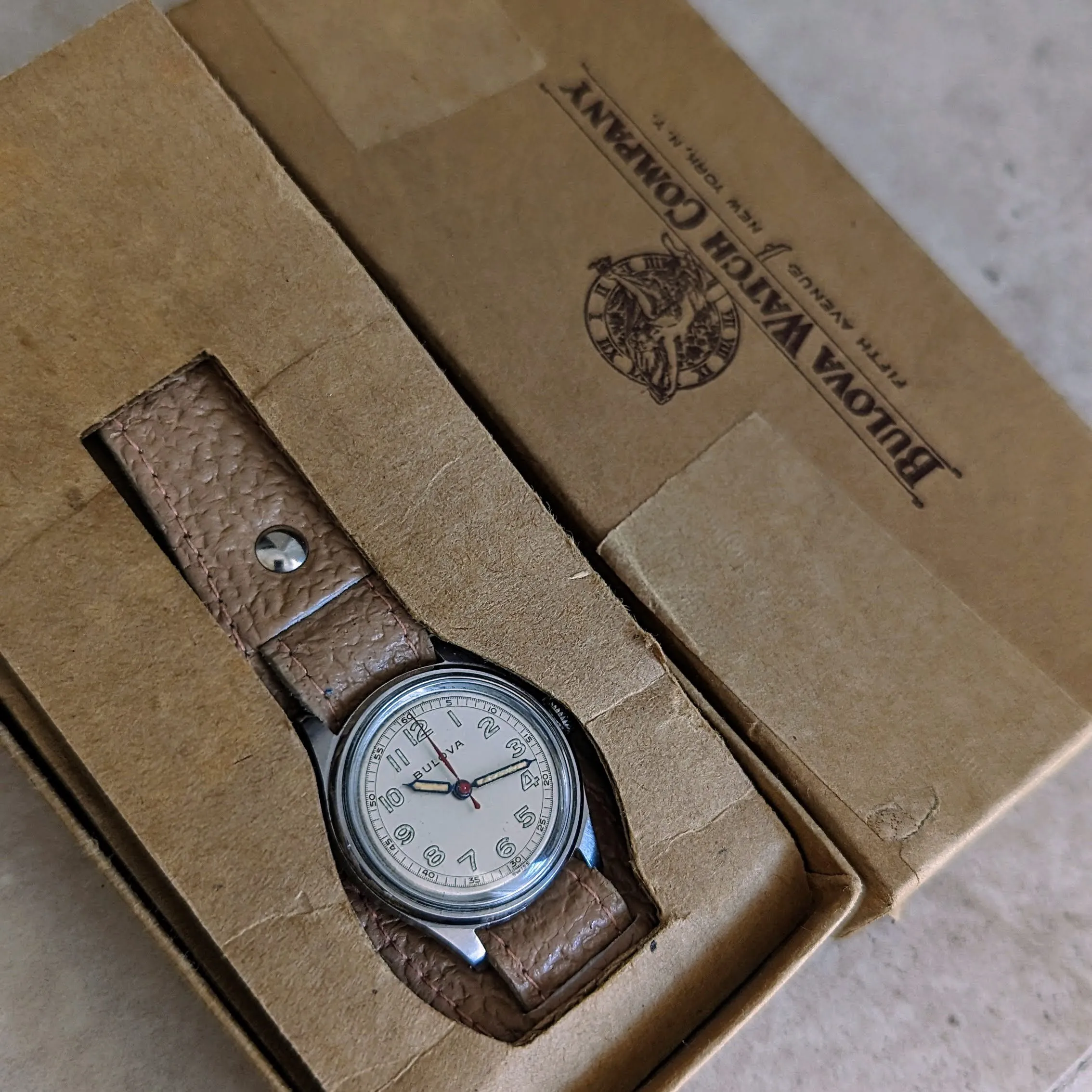 1944 BULOVA Watertite Service Wristwatch 17 Jewels Swiss Made Watch