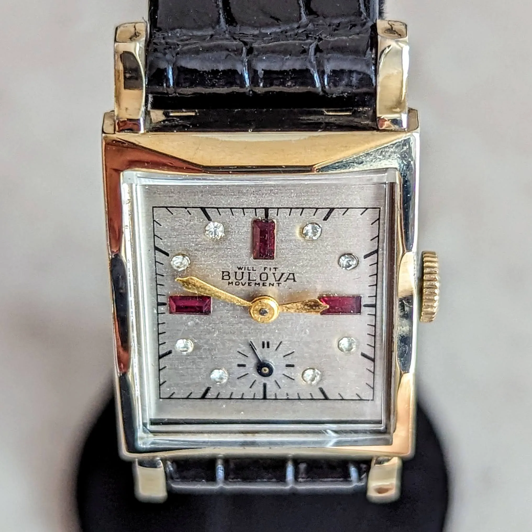 1946 Custom BULOVA Watch 17 Jewels Cal. 8AH Fancy Dial Swiss Made Wristwatch