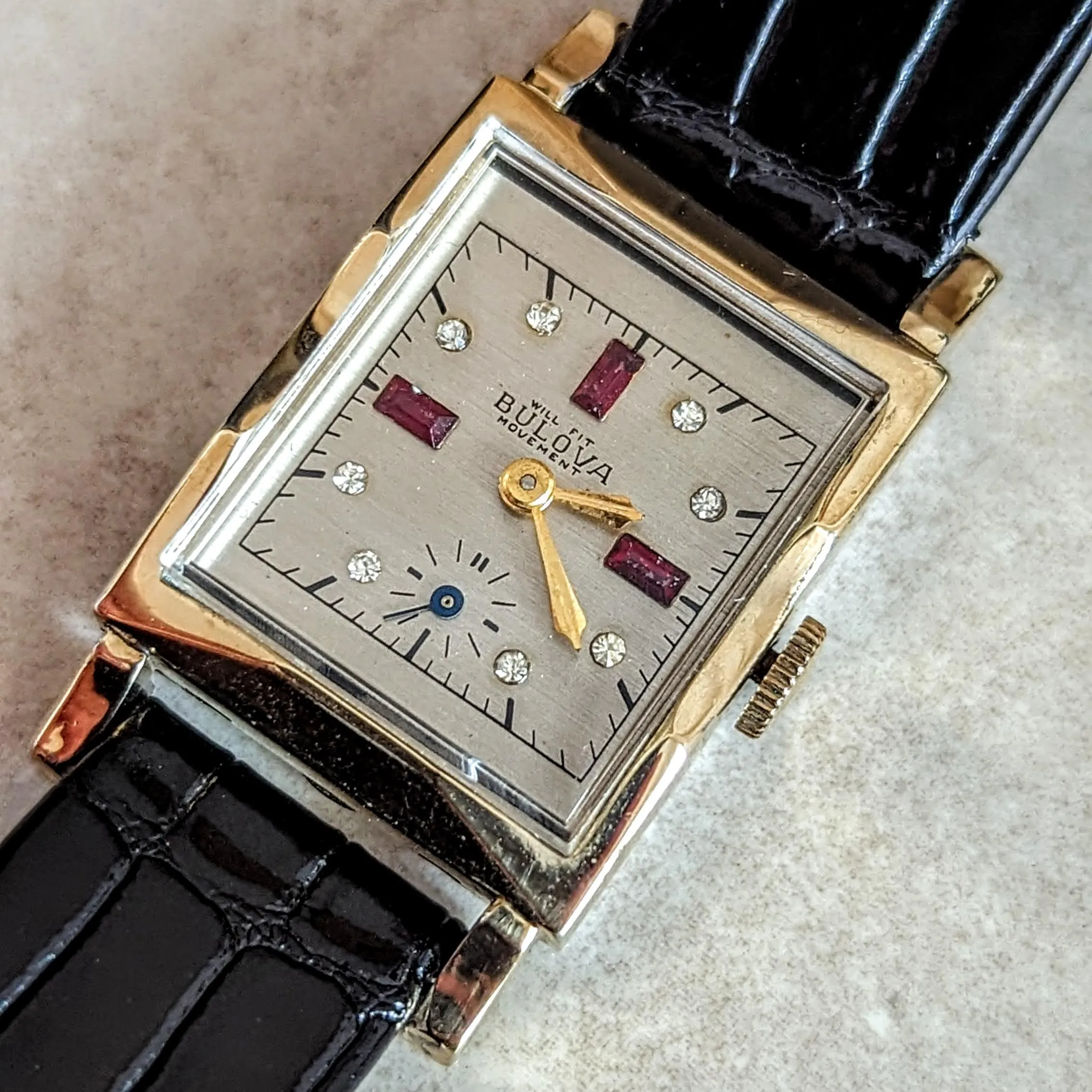 1946 Custom BULOVA Watch 17 Jewels Cal. 8AH Fancy Dial Swiss Made Wristwatch