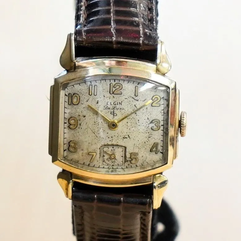 1947 ELGIN De Luxe Watch Durapower 17 Jewels Grade 555 Wristwatch 10K GF Fancy Case