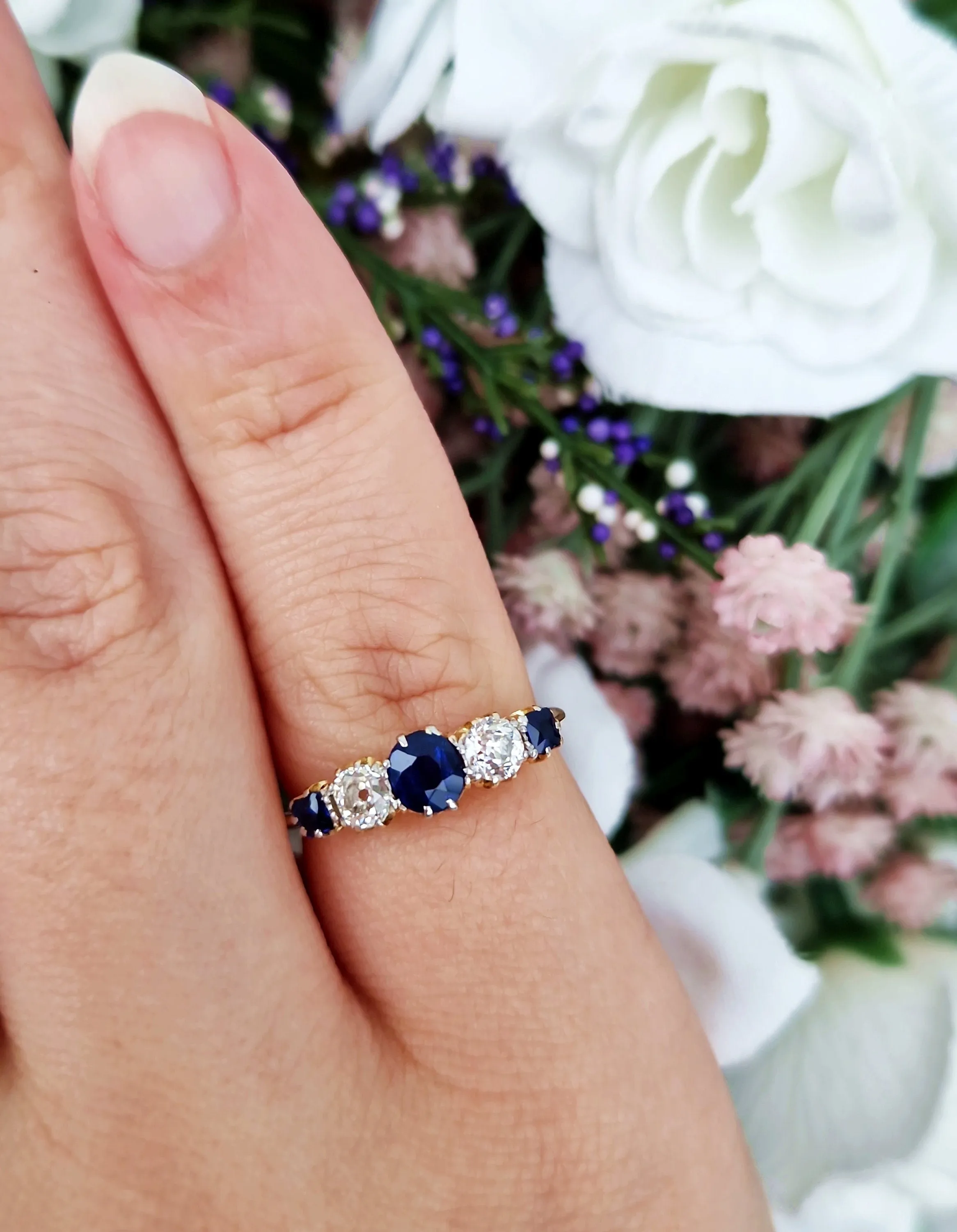 Antique Victorian 18ct Gold Classic Sapphire and Old Cut Diamond 5 Stone Band Ring / Size N 1/2 or 7.25