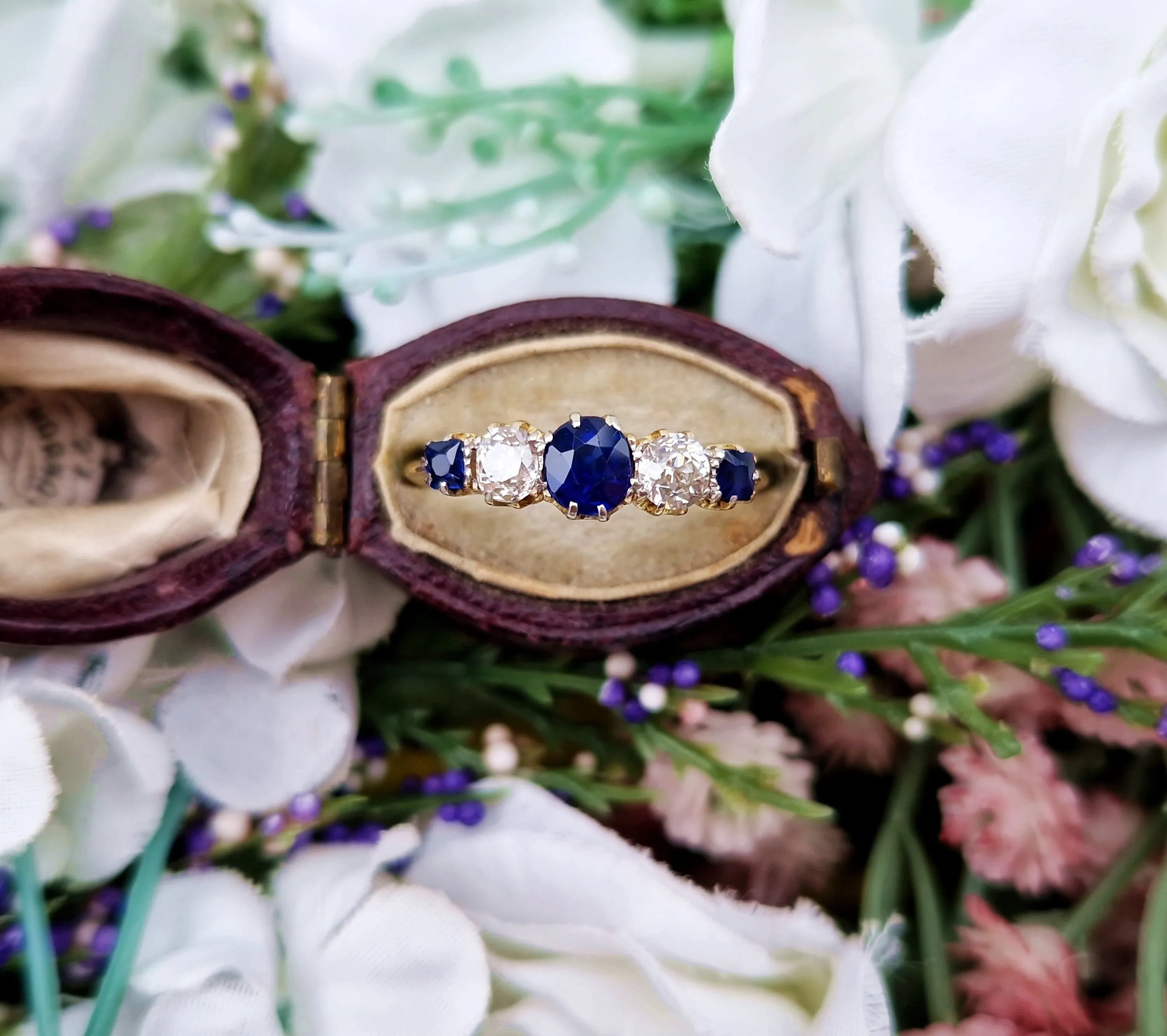 Antique Victorian 18ct Gold Classic Sapphire and Old Cut Diamond 5 Stone Band Ring / Size N 1/2 or 7.25