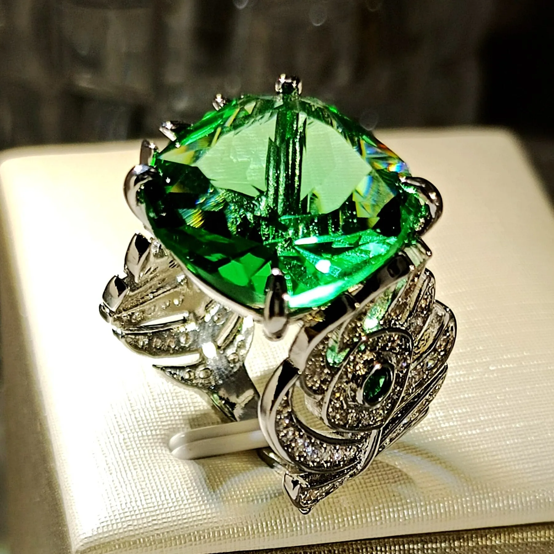 Art Nouveau Stylish Green Peacock Feather Band Square Stone Solitaire Adjustable Rings for Costume Accessory