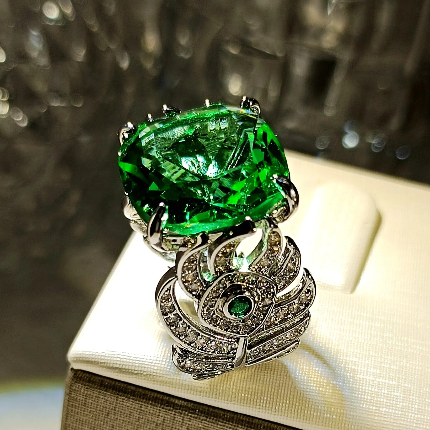 Art Nouveau Stylish Green Peacock Feather Band Square Stone Solitaire Adjustable Rings for Costume Accessory