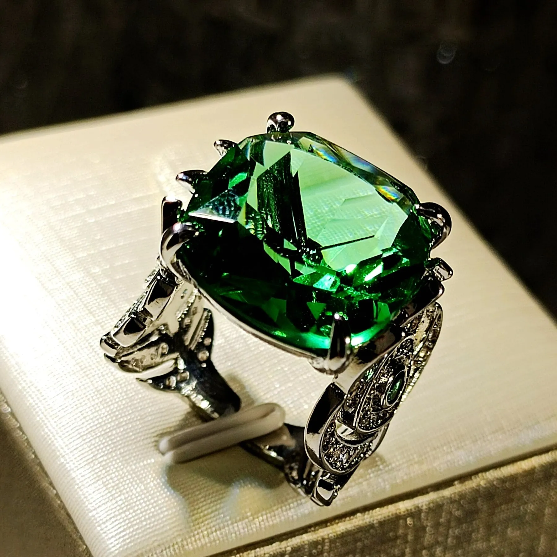 Art Nouveau Stylish Green Peacock Feather Band Square Stone Solitaire Adjustable Rings for Costume Accessory