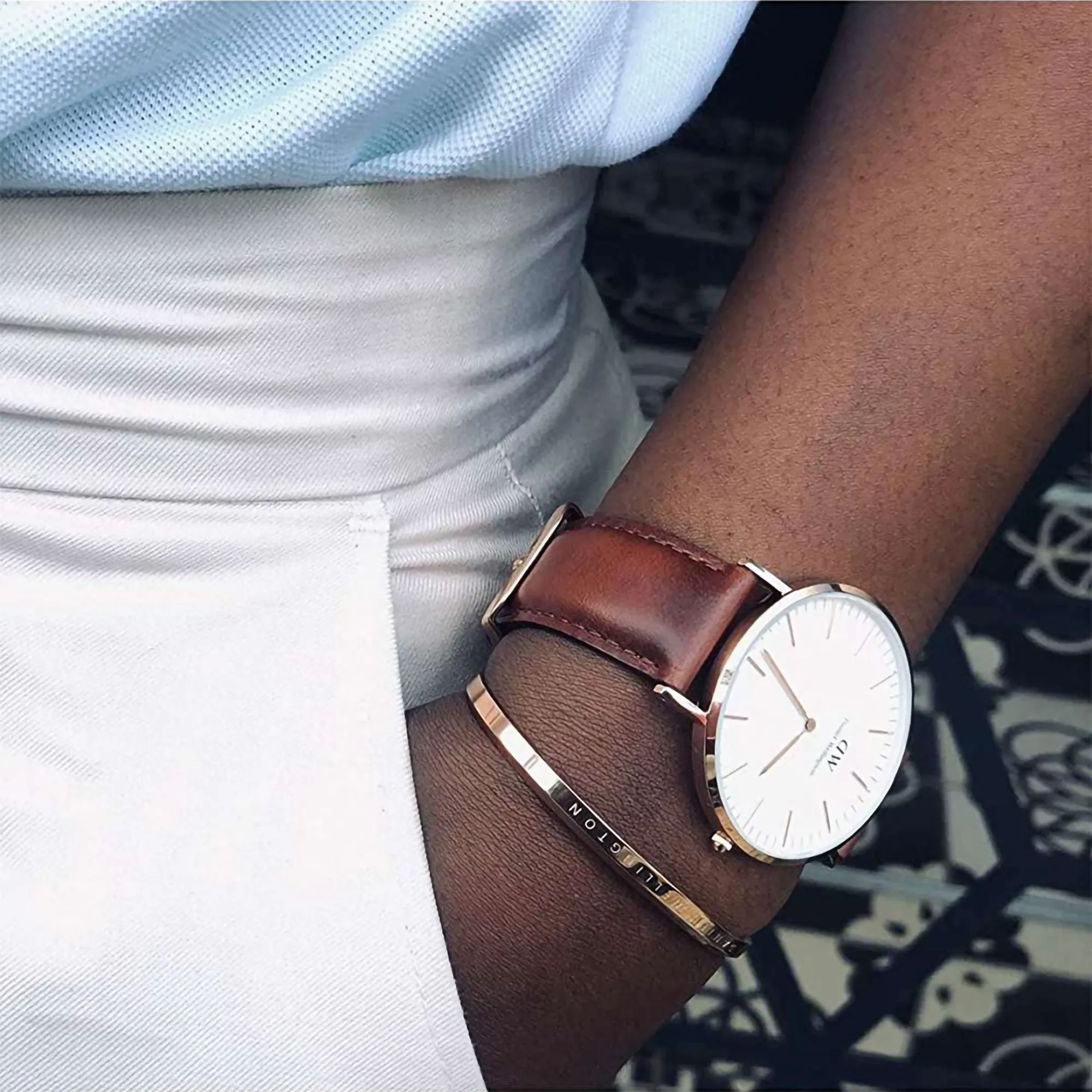 Classic Men's White Analog Leather Watch DW00100006