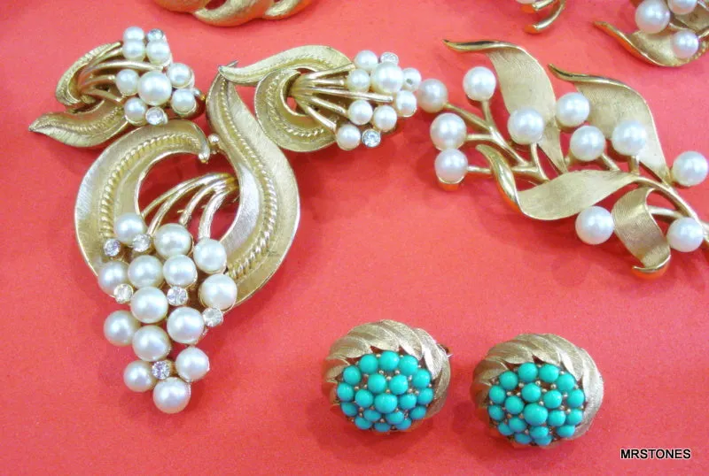 Crown Trifari Assorted 14 pc Jewelry Lot