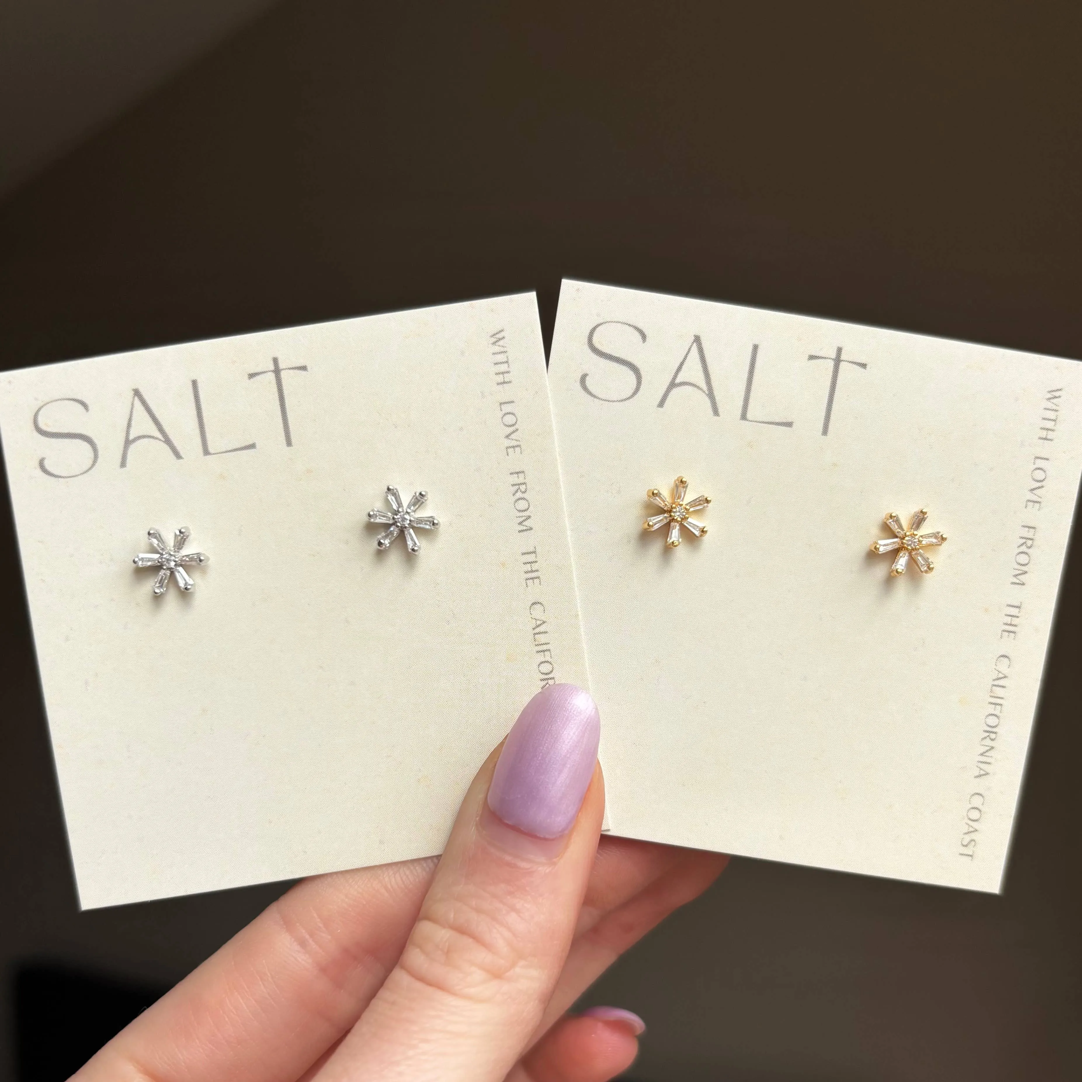 DAINTY DAISY STUDS | flower stud earrings | spring & summer : GOLD