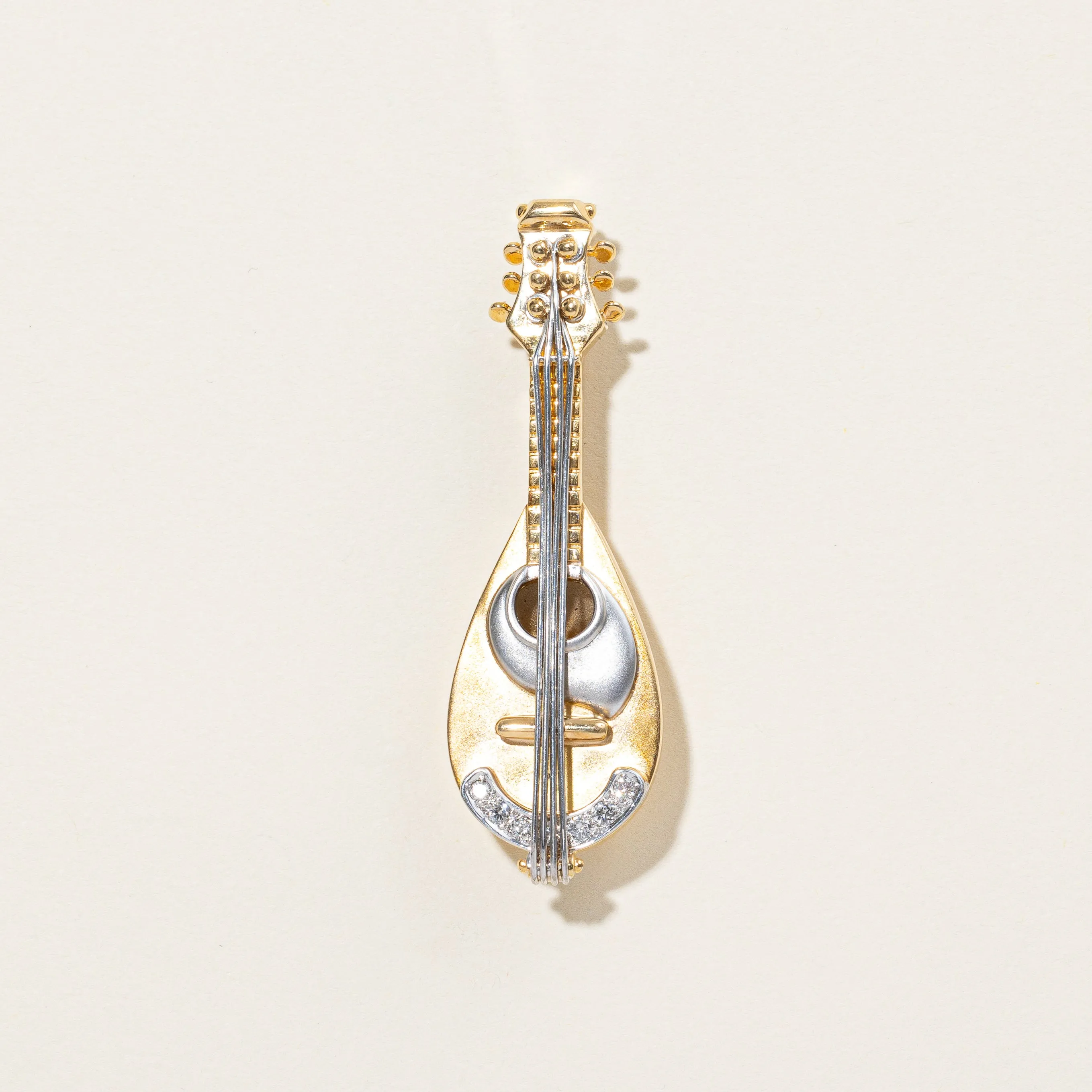 Diamond Guitar Brooch | 0.21ctw |