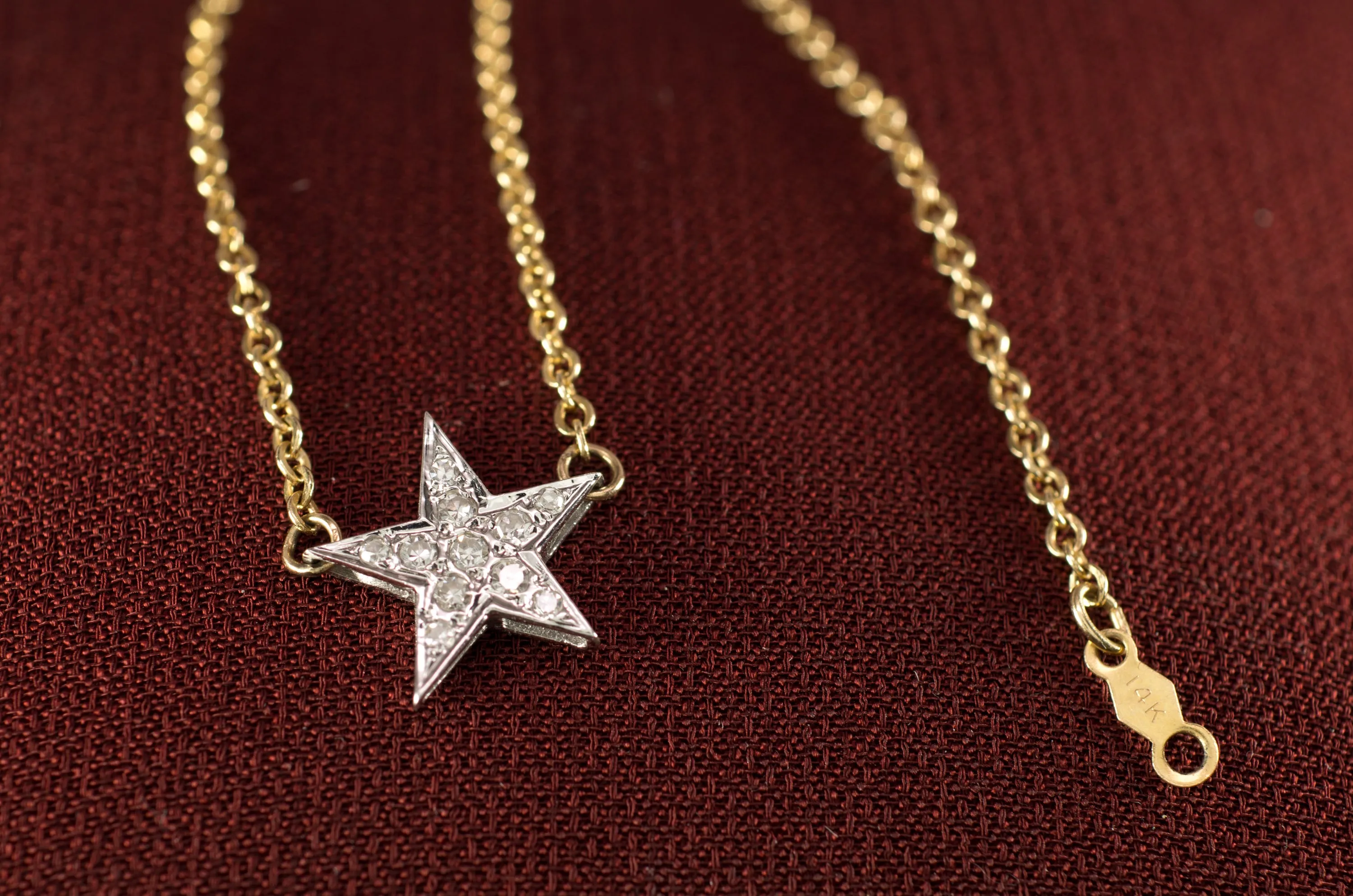 DIAMOND STAR NECKLACE