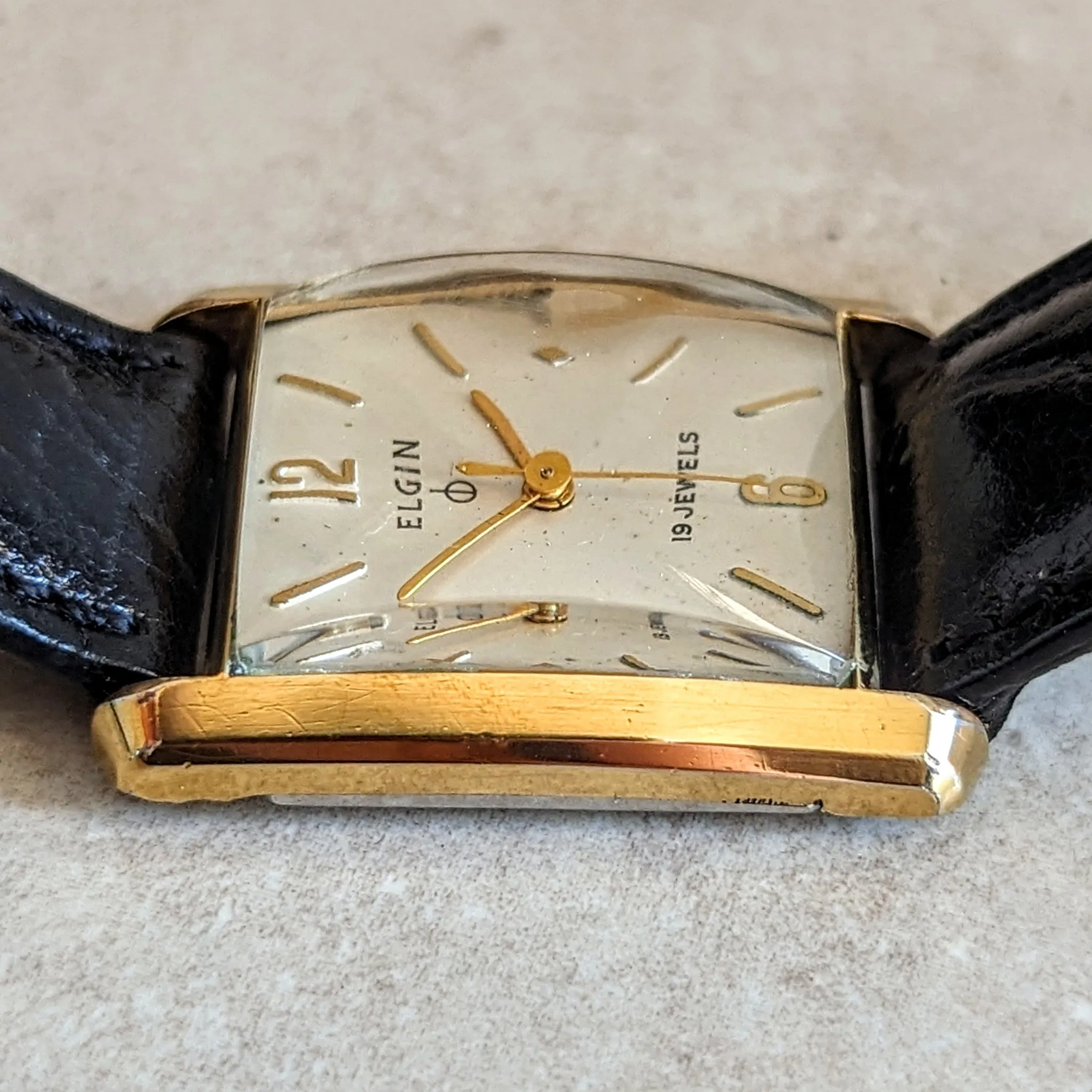 ELGIN DuraPower Wristwatch Cal. 752 ADJ’D 19 Jewels U.S.A Made Watch