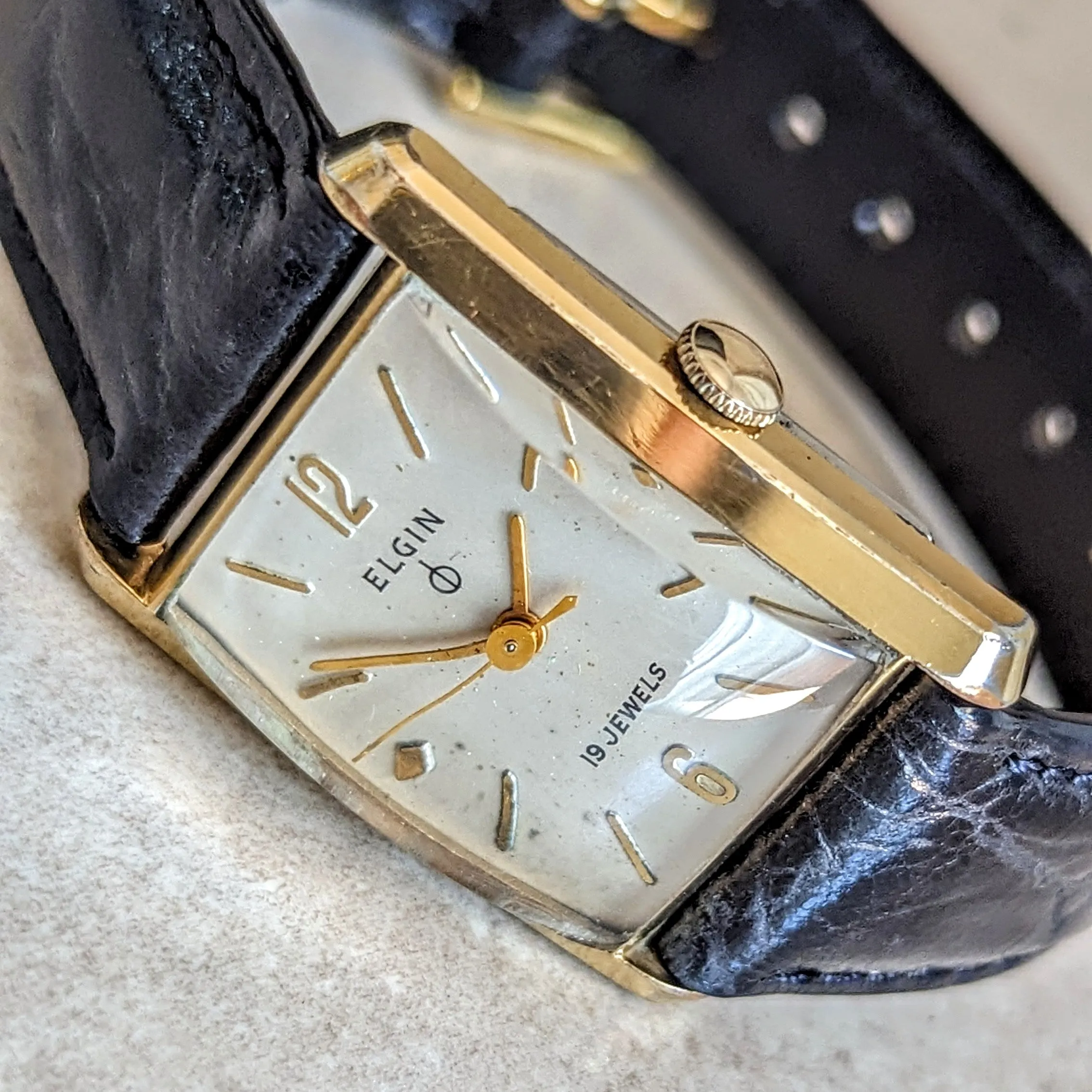 ELGIN DuraPower Wristwatch Cal. 752 ADJ’D 19 Jewels U.S.A Made Watch