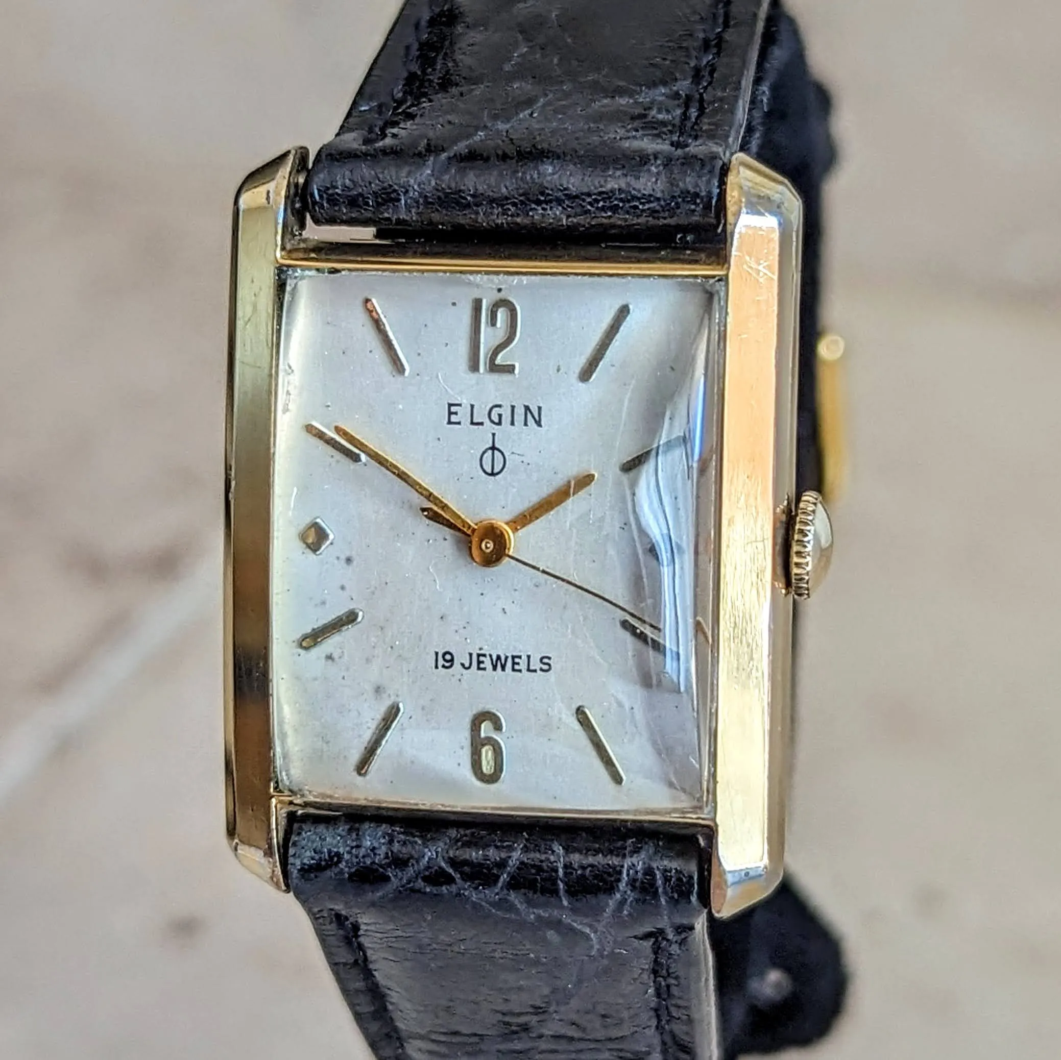 ELGIN DuraPower Wristwatch Cal. 752 ADJ’D 19 Jewels U.S.A Made Watch