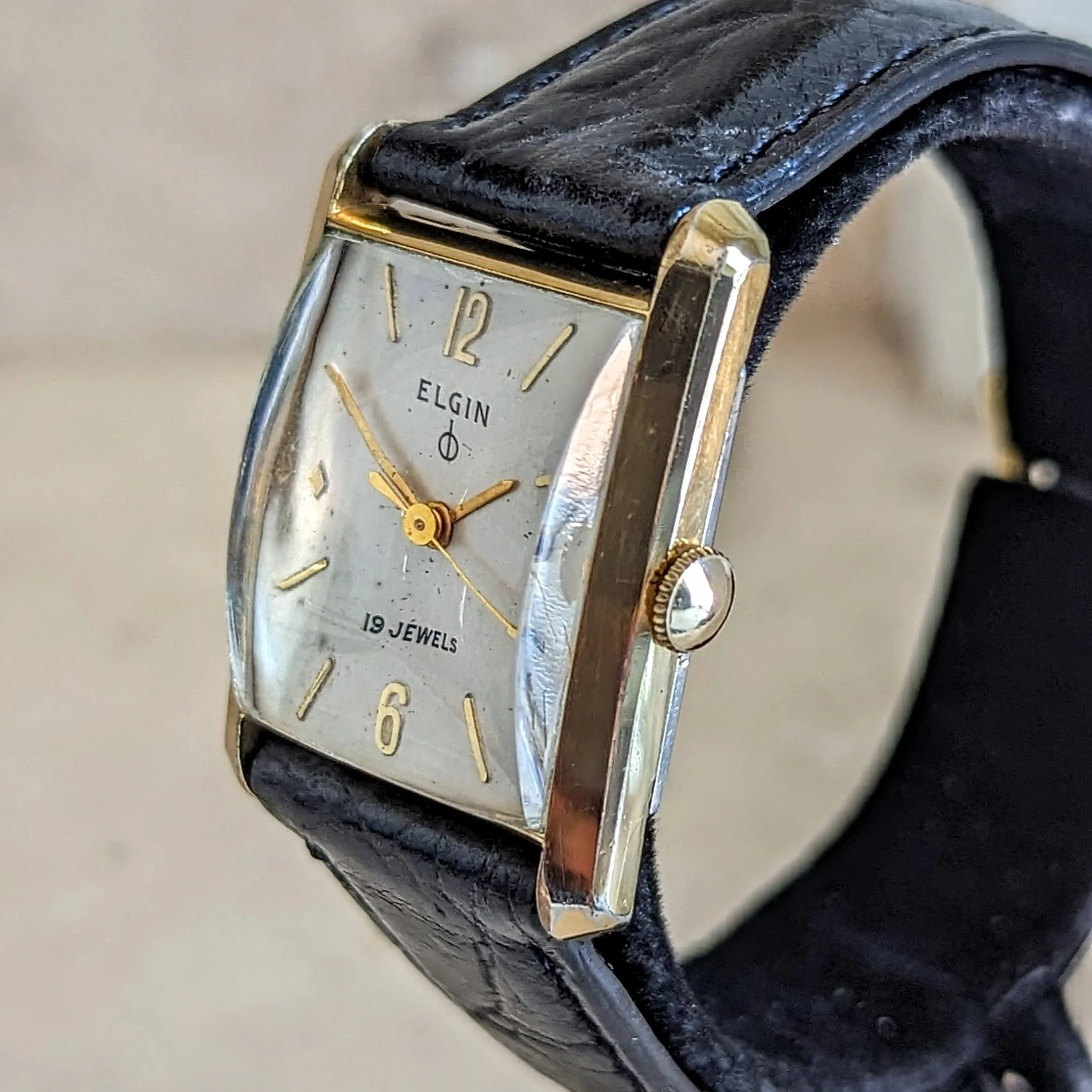 ELGIN DuraPower Wristwatch Cal. 752 ADJ’D 19 Jewels U.S.A Made Watch