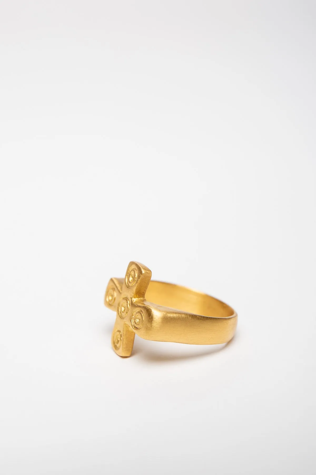 ELI HALILI | 22K CROSS RING