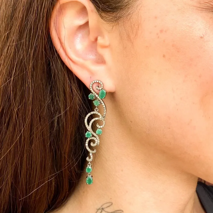 Emerald Swirl Earrings: Enchanting Elegance