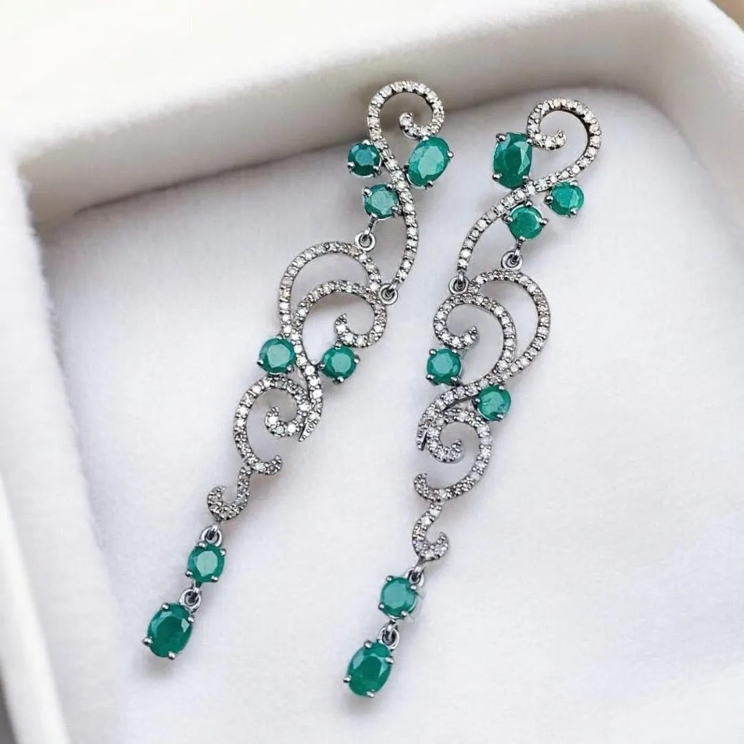 Emerald Swirl Earrings: Enchanting Elegance