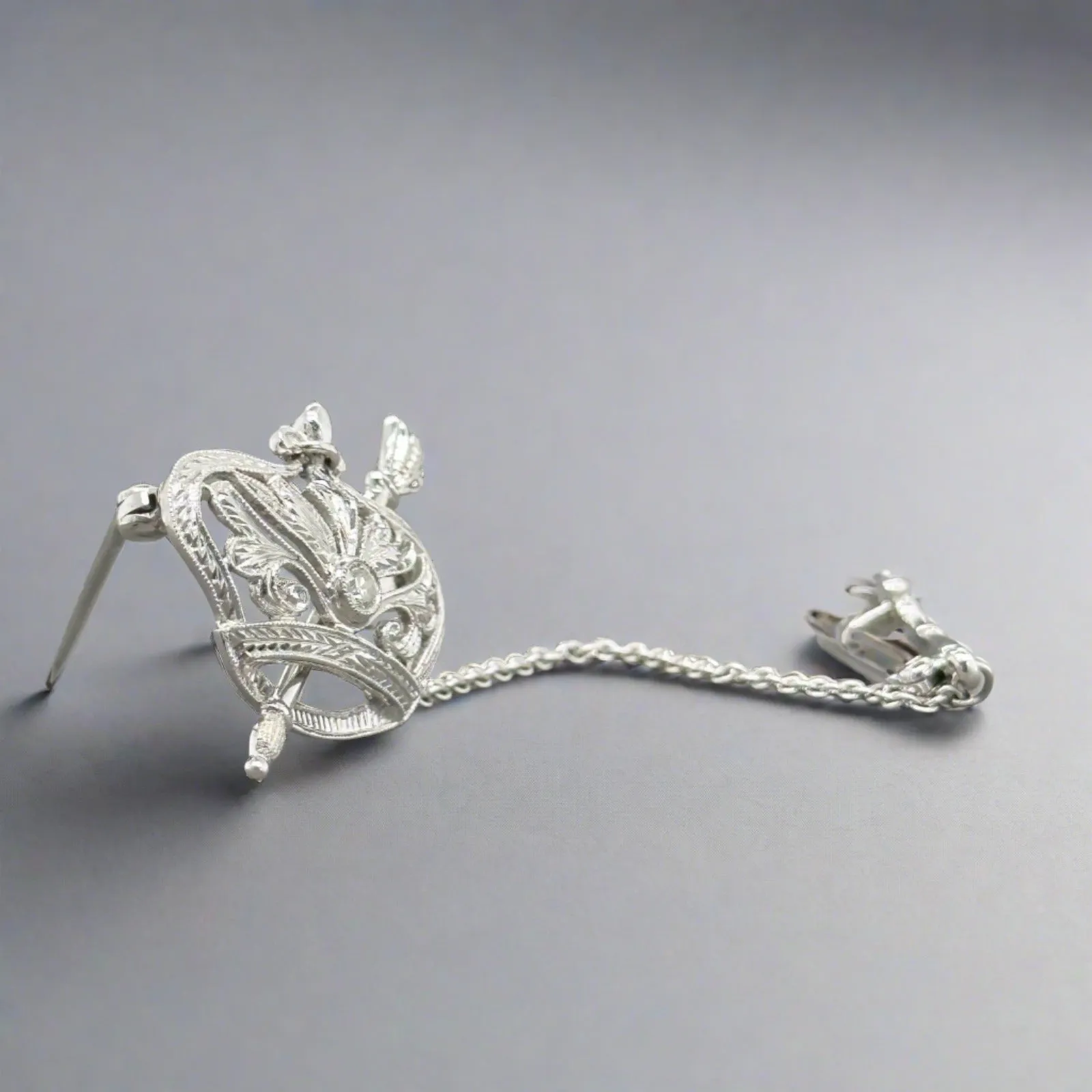 Estate Vintage 14K W Gold 0.08cttw G/VS1 Diamond Crown & Sceptor Brooch