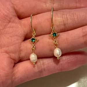 Green Emerald Pearl Dangle Gold Lace Earrings