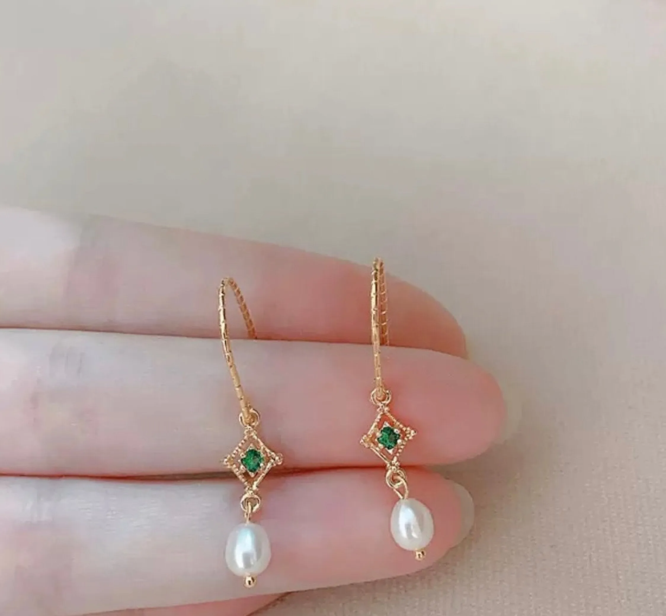 Green Emerald Pearl Dangle Gold Lace Earrings