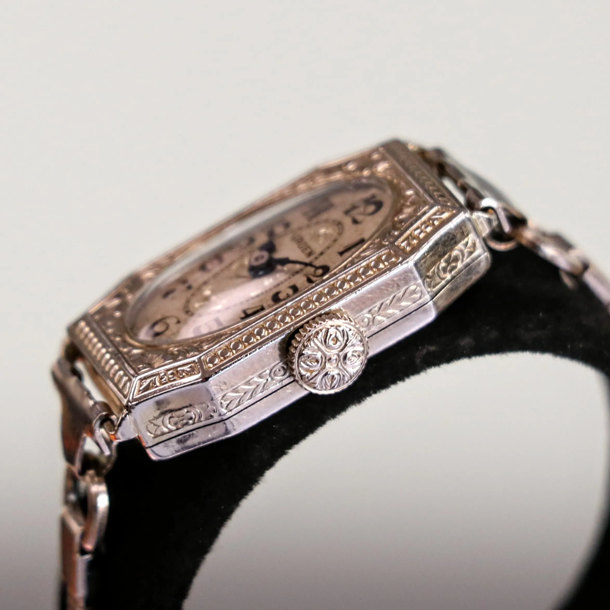 GRUEN Guild Art Deco Ladies Watch  Cal. 163 15 Jewels 3ADJ Swiss Made Vintage Wristwatch - ALL ORIGINAL