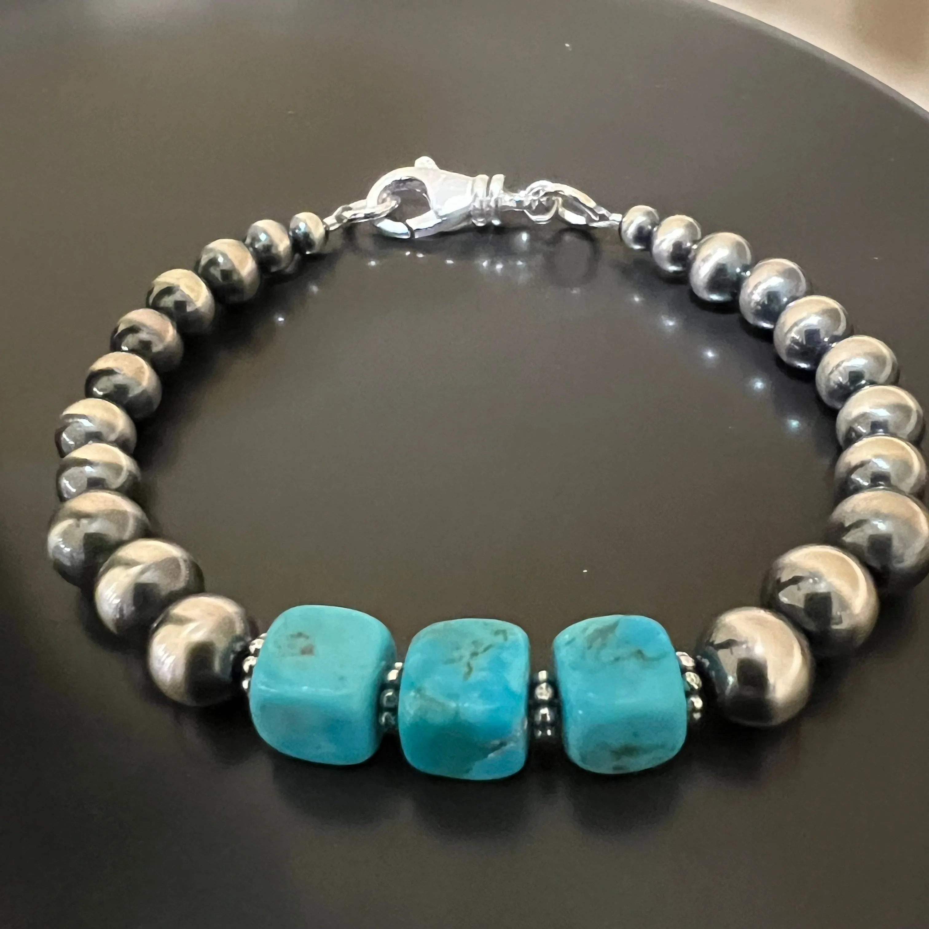 Kingman Turquoise Navajo Pearl Bracelet