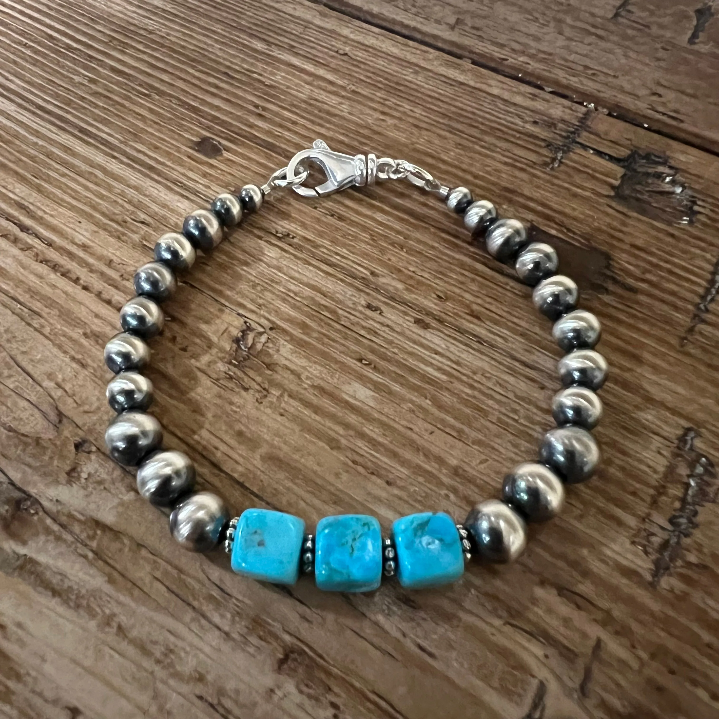 Kingman Turquoise Navajo Pearl Bracelet