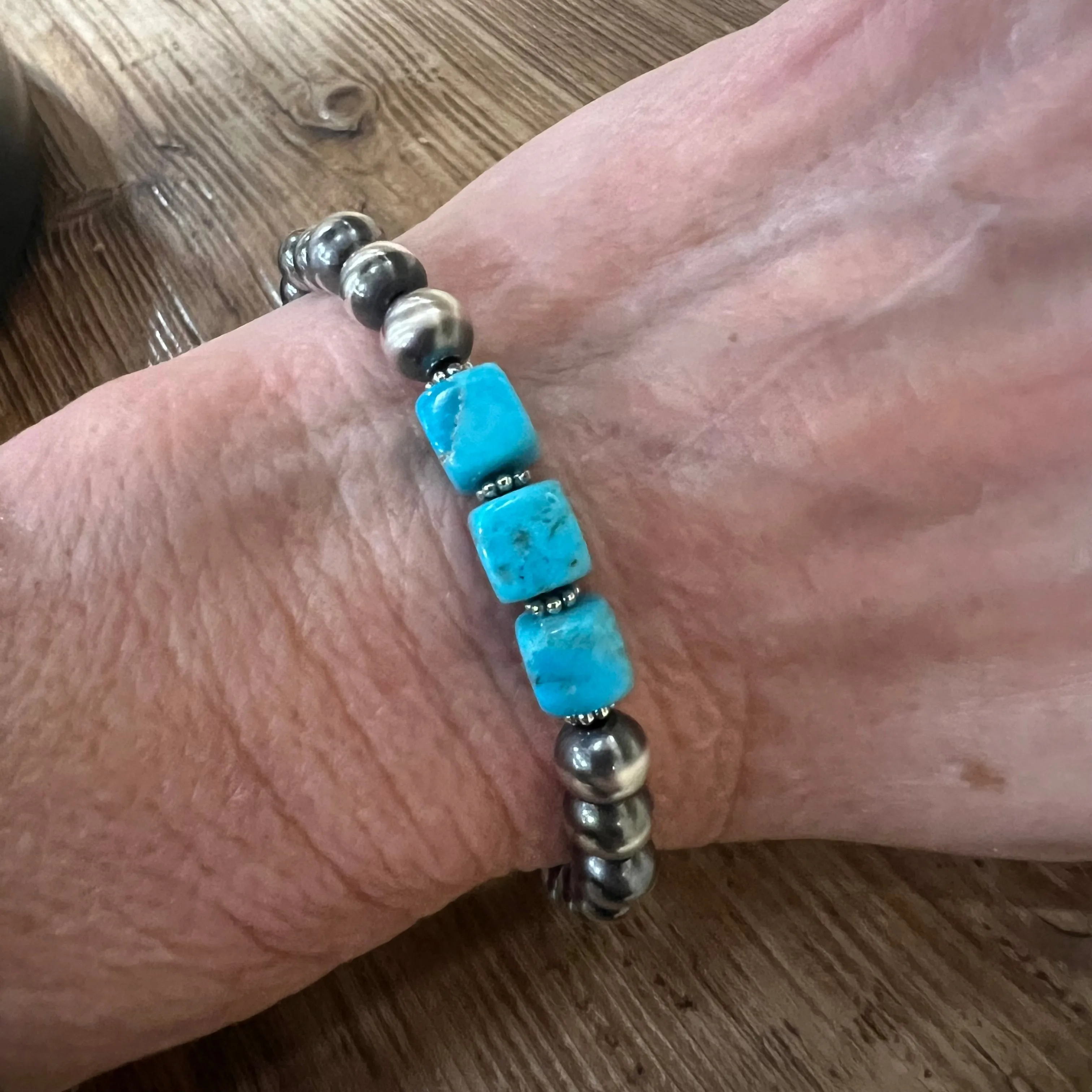 Kingman Turquoise Navajo Pearl Bracelet
