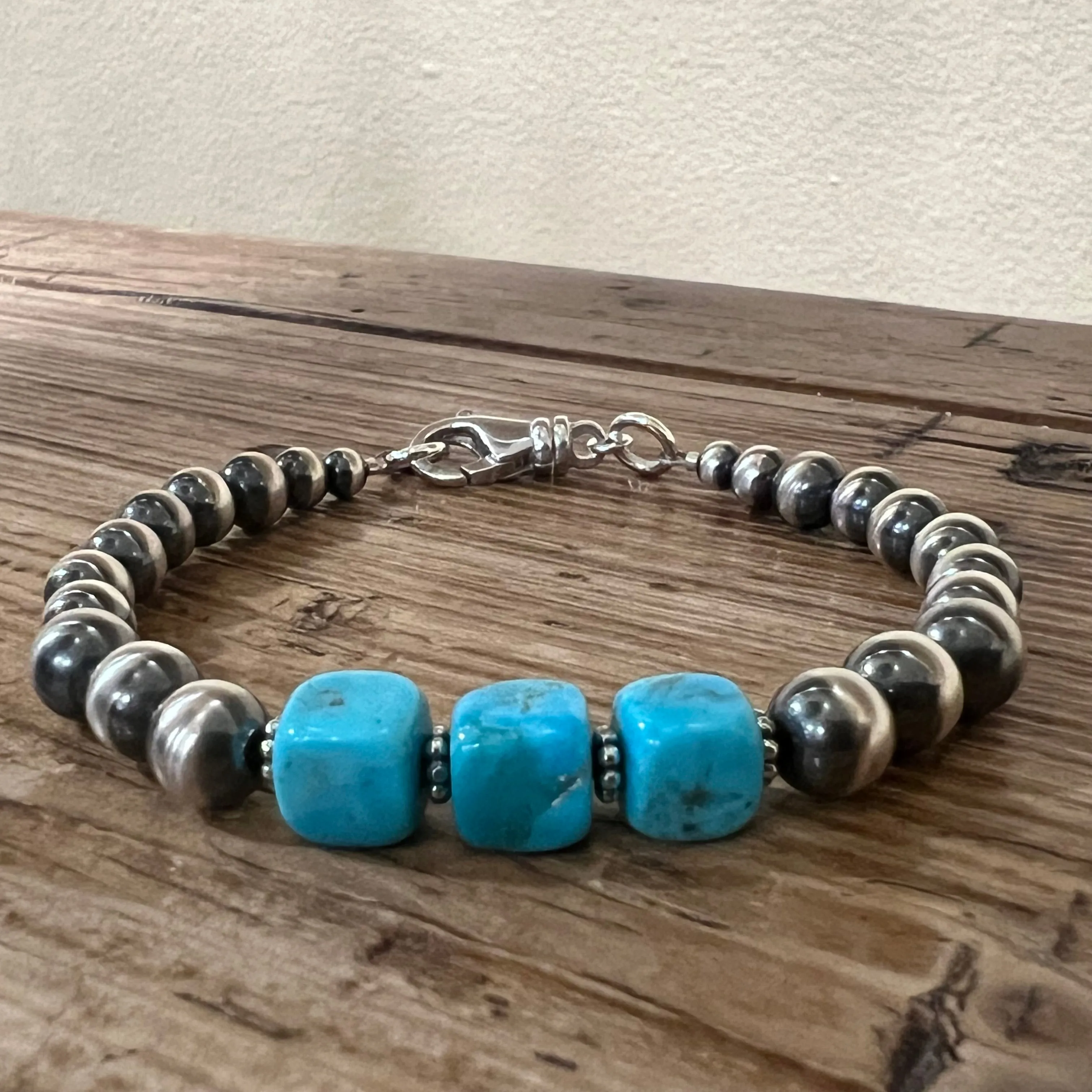 Kingman Turquoise Navajo Pearl Bracelet