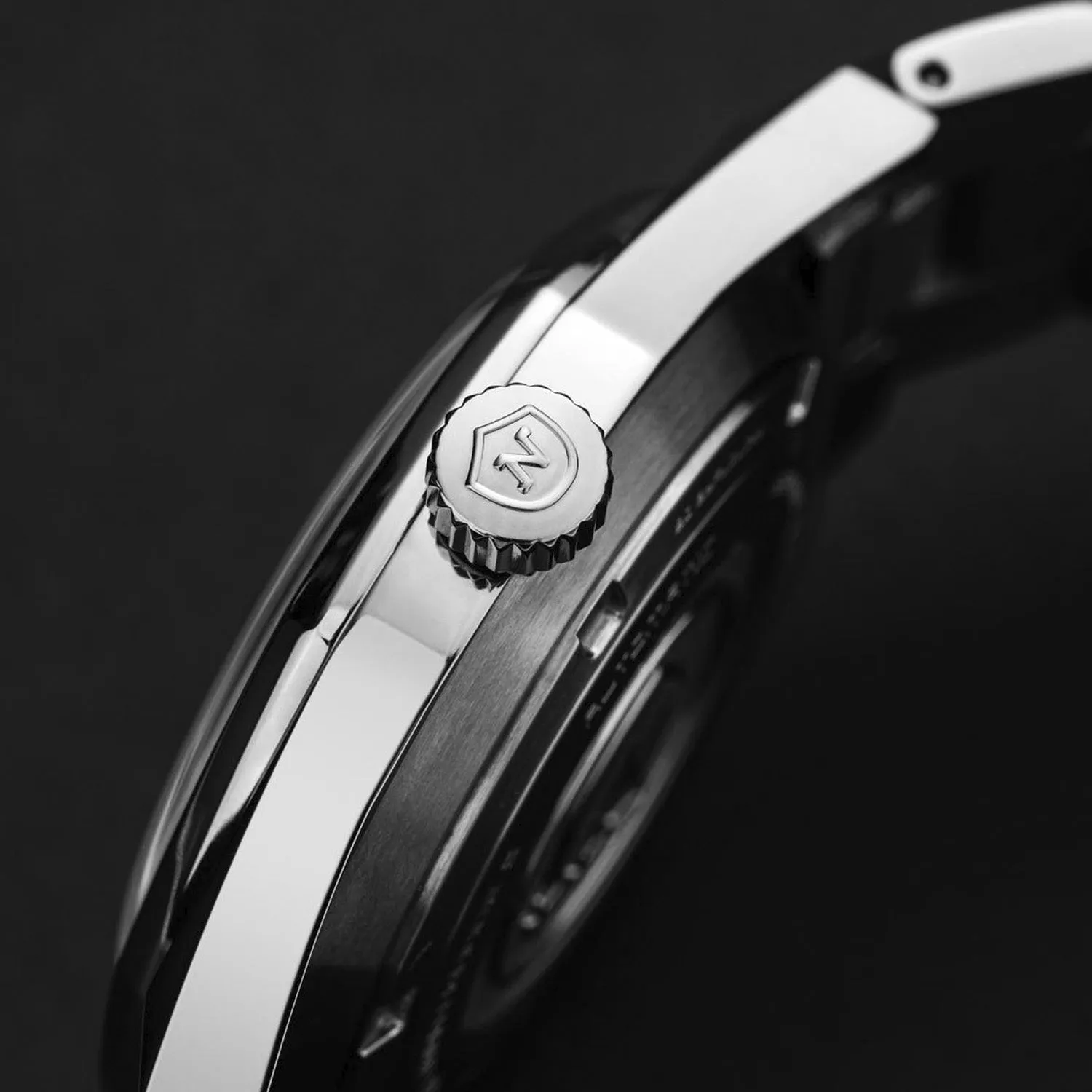 Nivada Grenchen F77 Meteorite Automatic – 68008A77