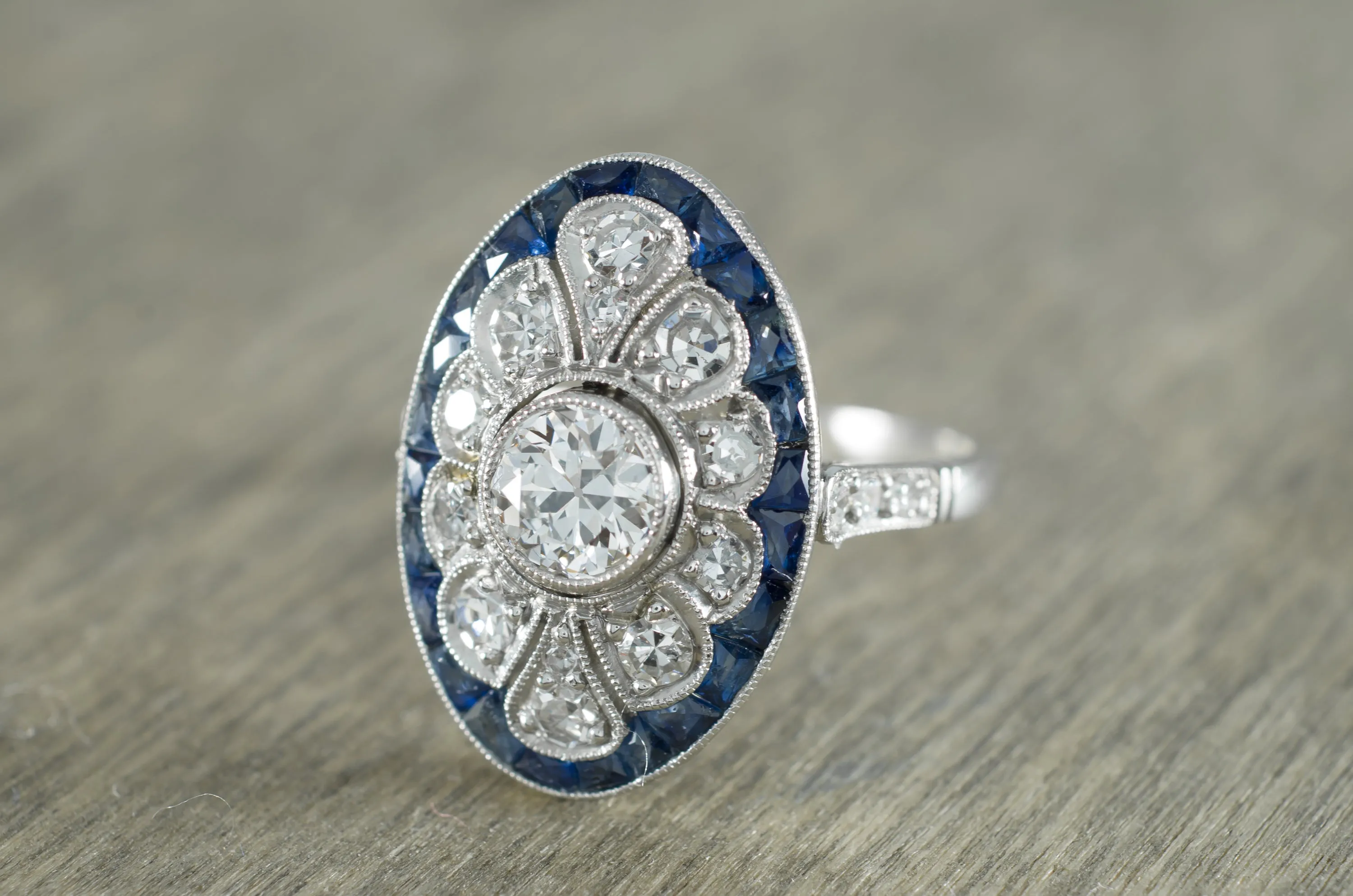OEC DIAMOND AND SAPPHIRE RING IN PLATINUM