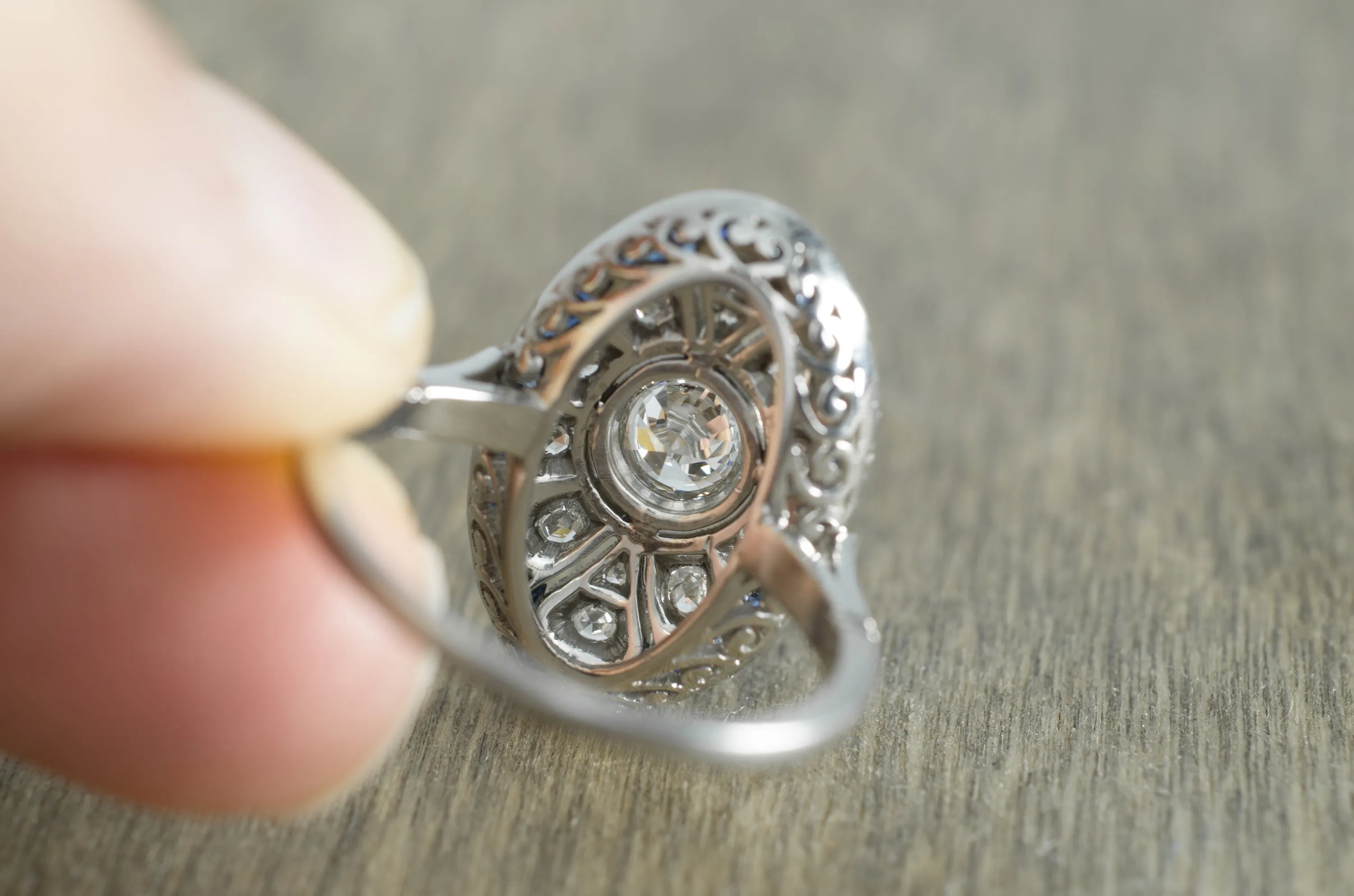 OEC DIAMOND AND SAPPHIRE RING IN PLATINUM