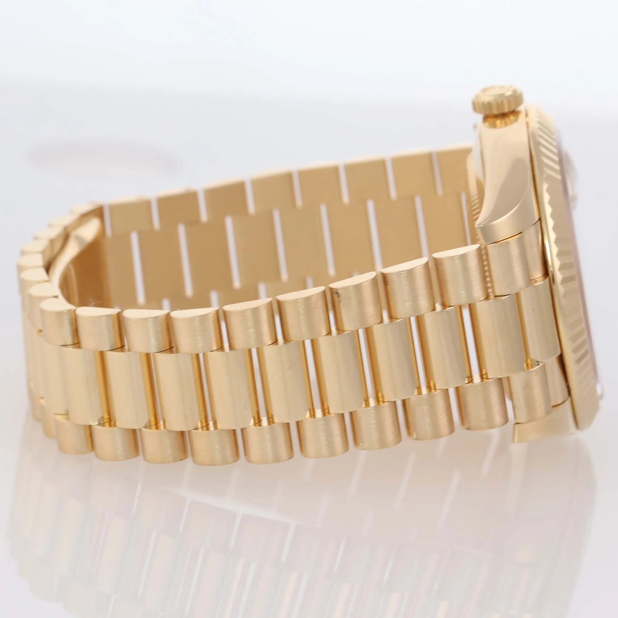 PAPERS 2018 Rolex Day Date 40 18k Gold President Champagne Roman 228238 Watch