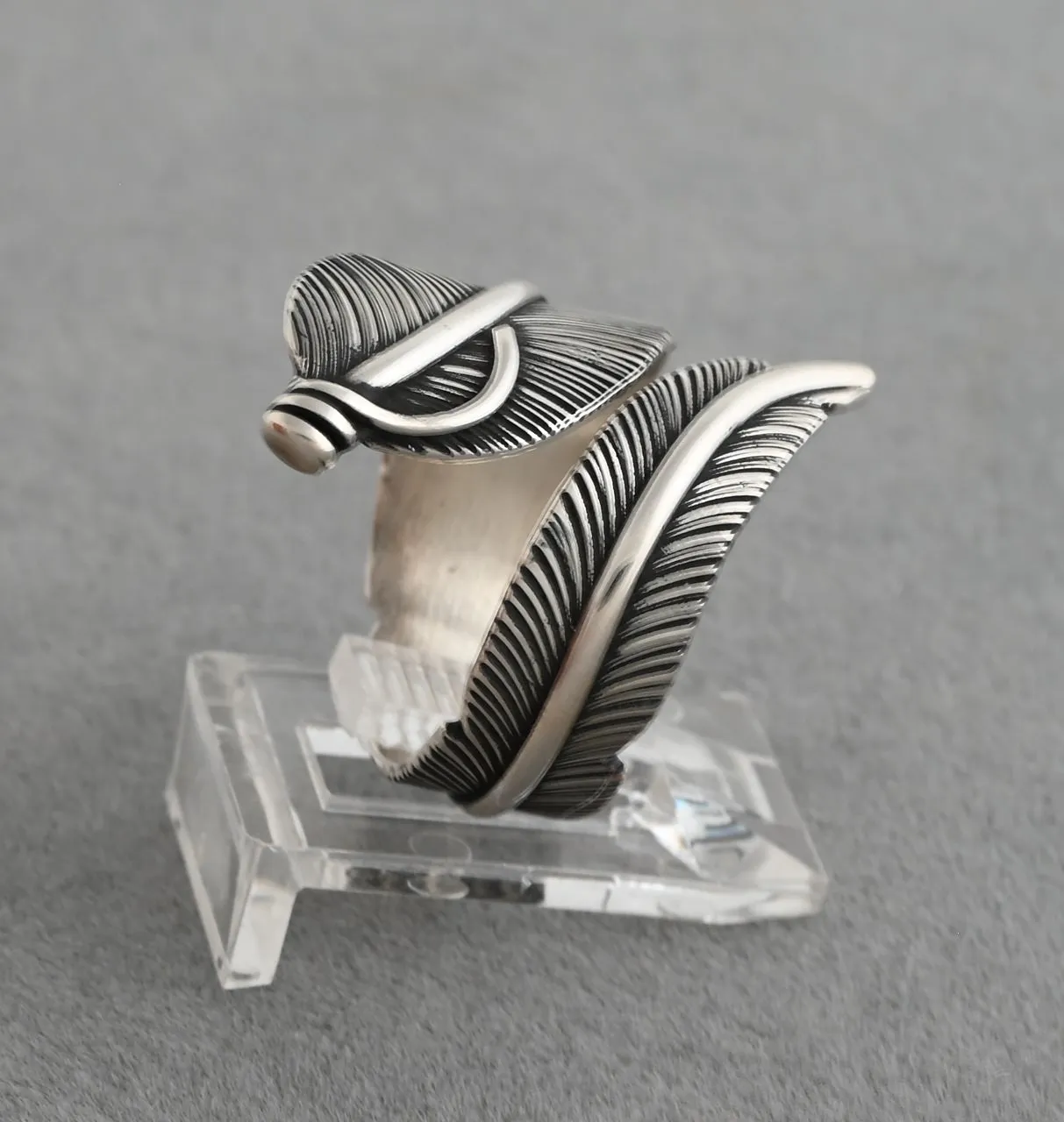 Ring, Wide Wrap-around Feather by Lena Platero; Size 7 /-