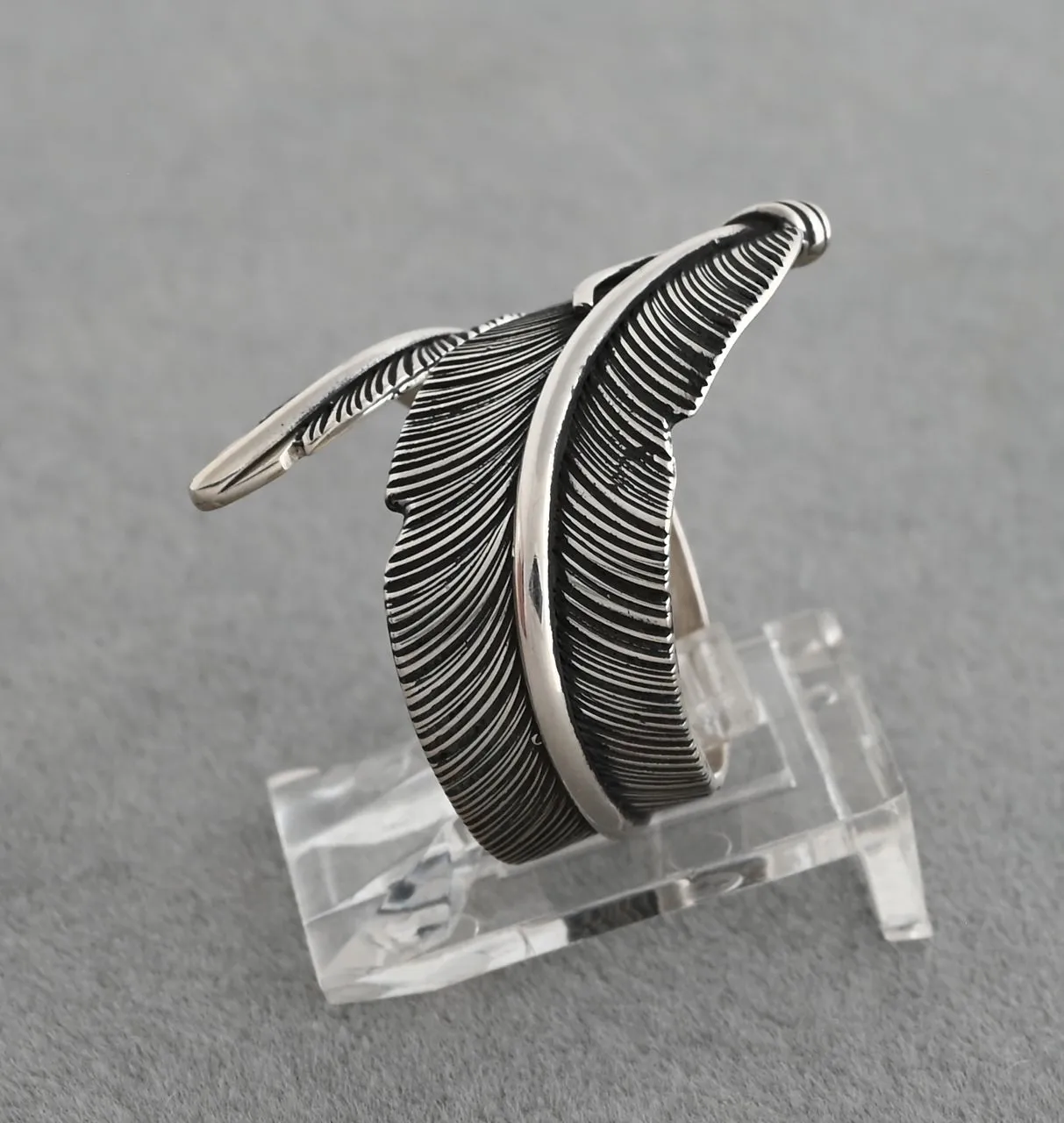 Ring, Wide Wrap-around Feather by Lena Platero; Size 7 /-