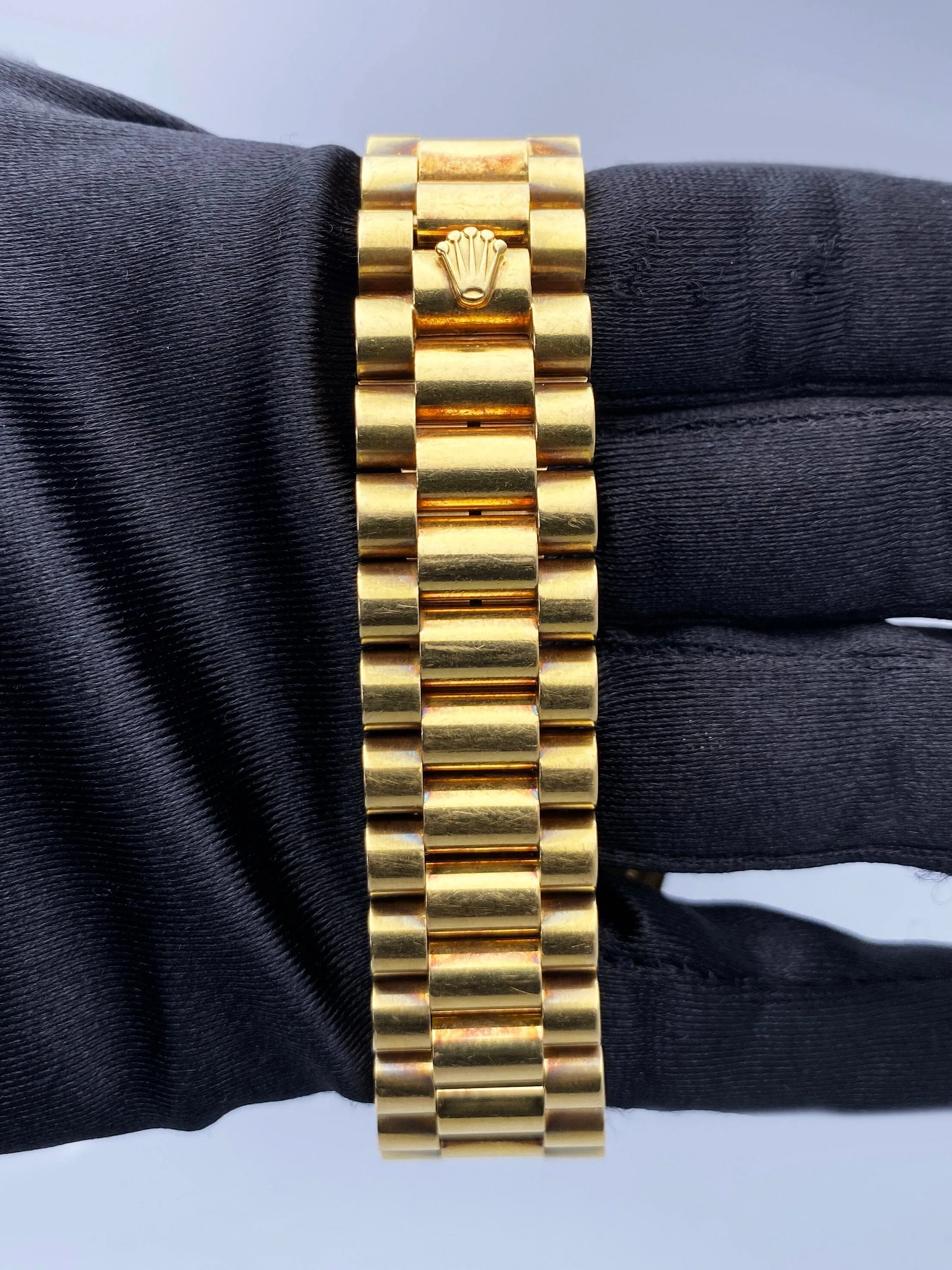 Rolex Day-Date 18038 President White Dial Mens Watch Box Papers