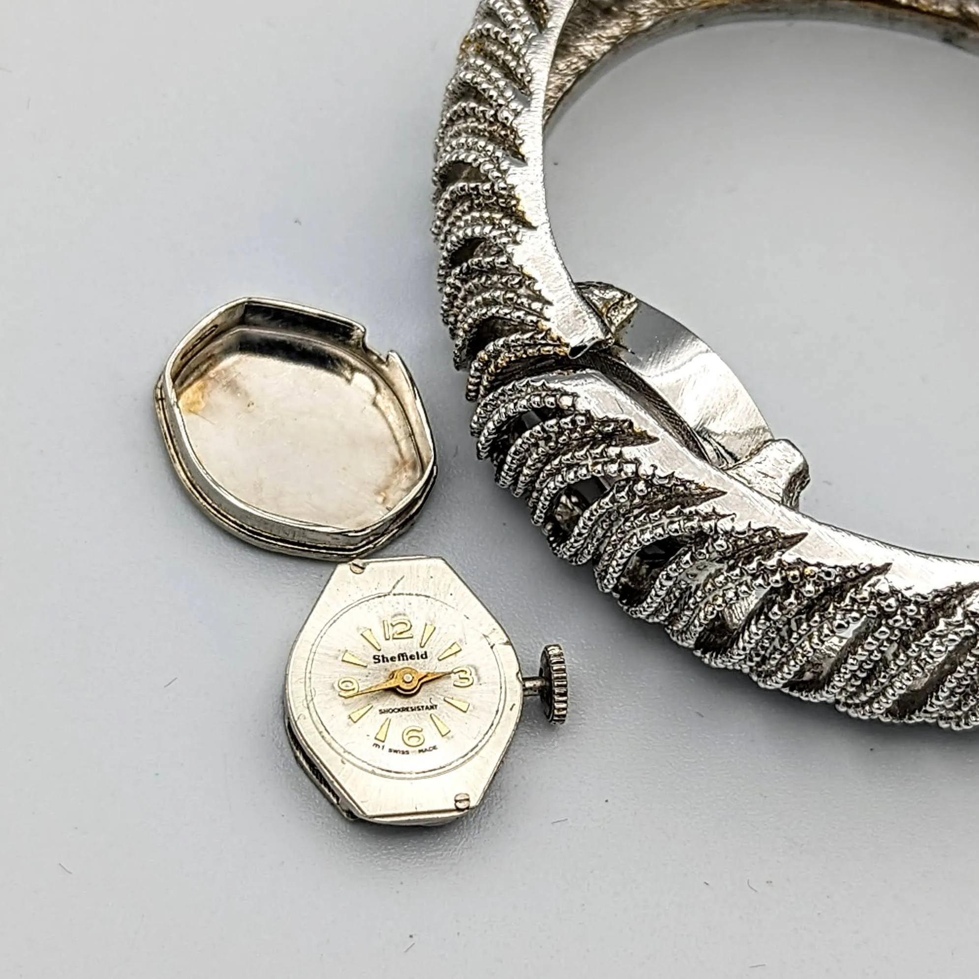 SHEFFIELD Hidden Ladies Watch Bracelet Cal. 5011B Swiss Vintage Wristwatch