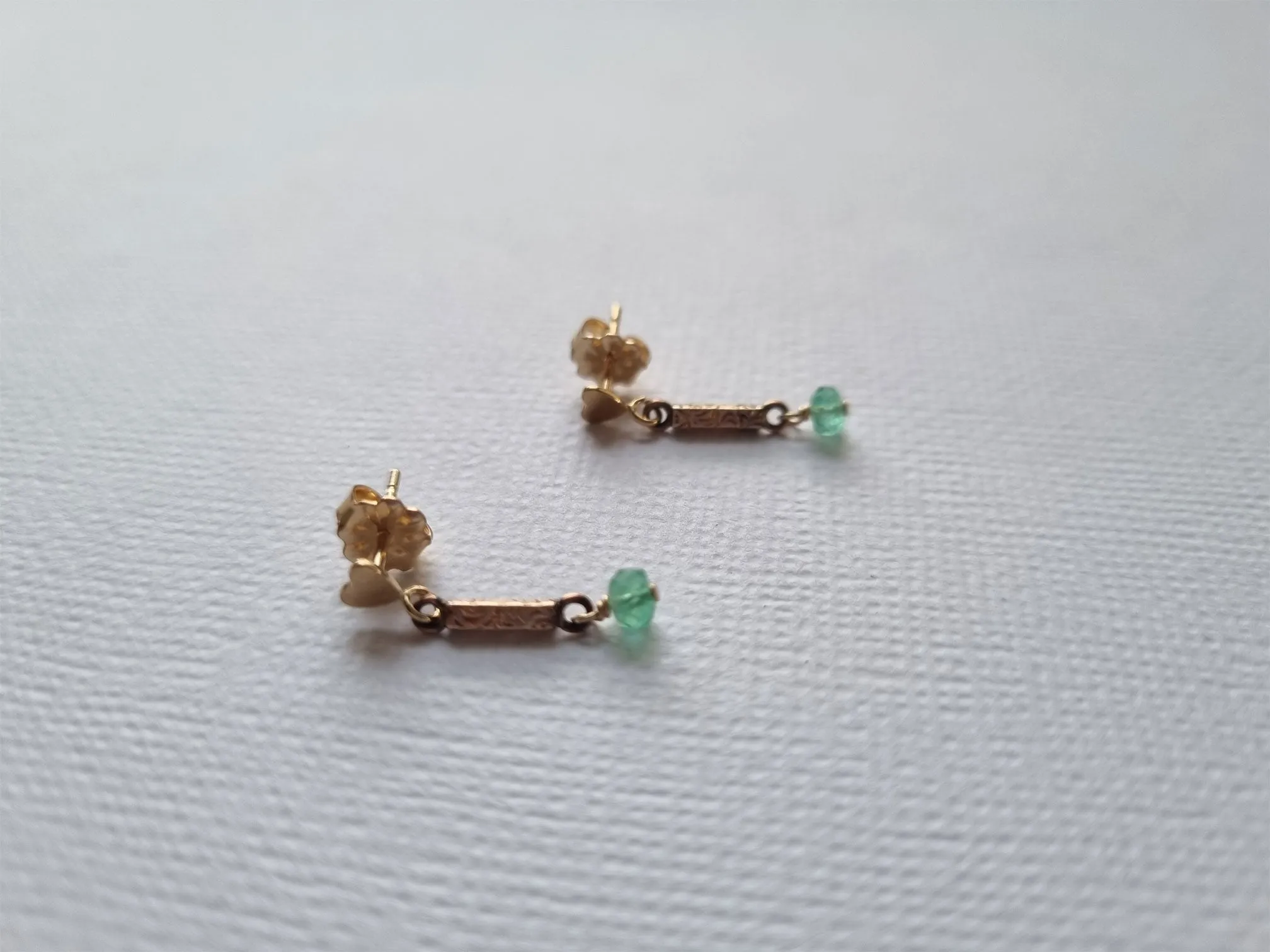 the tiny earrings | antique link emerald earrings