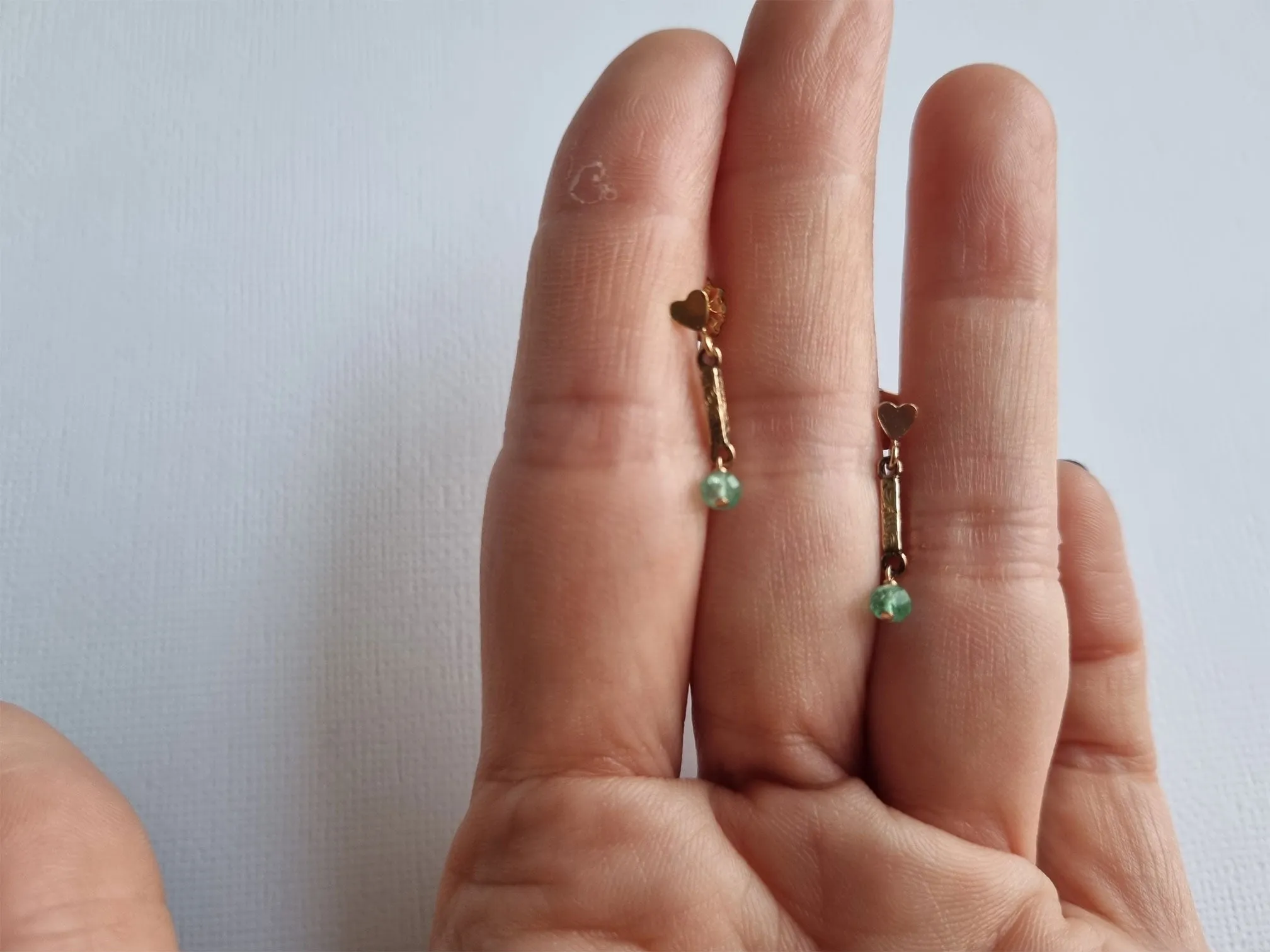 the tiny earrings | antique link emerald earrings