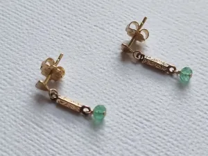 the tiny earrings | antique link emerald earrings