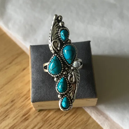 Turquoise Stone Vintage Feather Ring