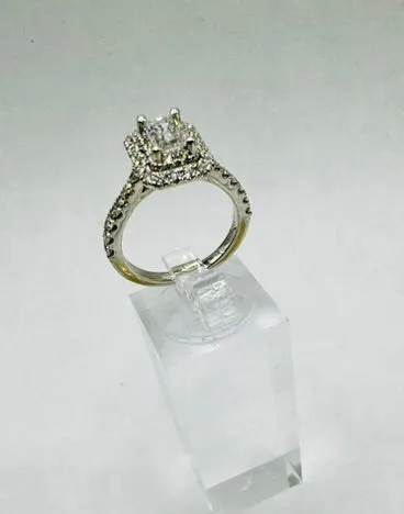 Vera Wang Love GIA Certified Center Stone Diamond Bridal Ring Set Approx 1.7 CT. T.W.  Pre-owned Item #391043