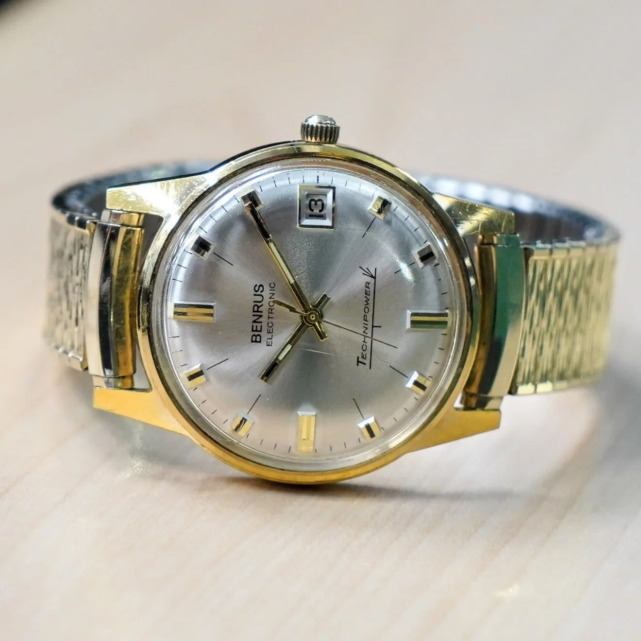 Vintage BENRUS Electronic Technipower Watch Date Indicator Swiss Made Wristwatch