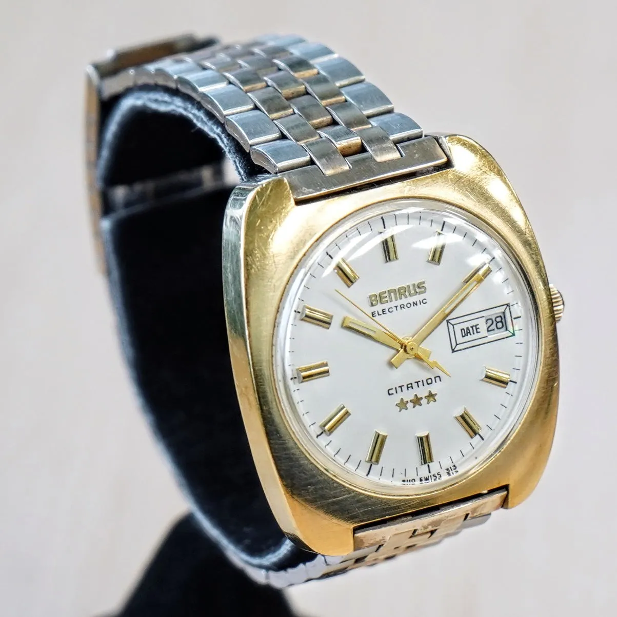 Vintage BENRUS Electronic Watch Citation *** Wristwatch Date Cushion Case Original Bracelet