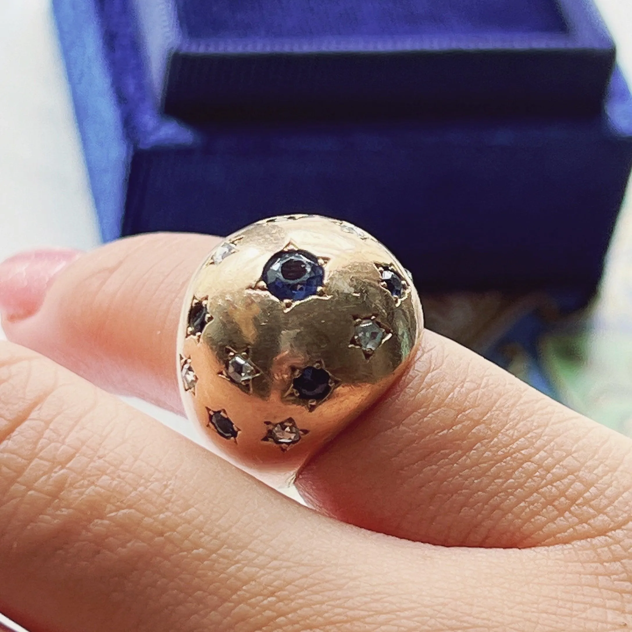 Vintage retro 18K gold blue sapphire diamond bombe star ring